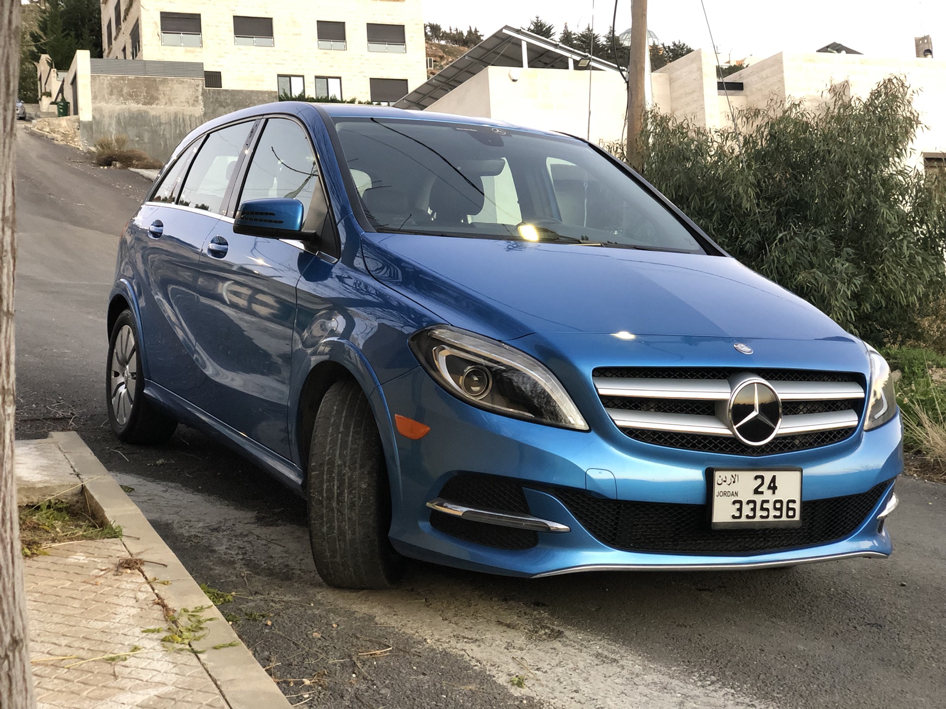 مرسيدس كهرباء Mercedes B Class
لا تنسَ أنك شاهدت هذا الإعلان في عنكبوت
B250
كهربائية
لون ازرق...
