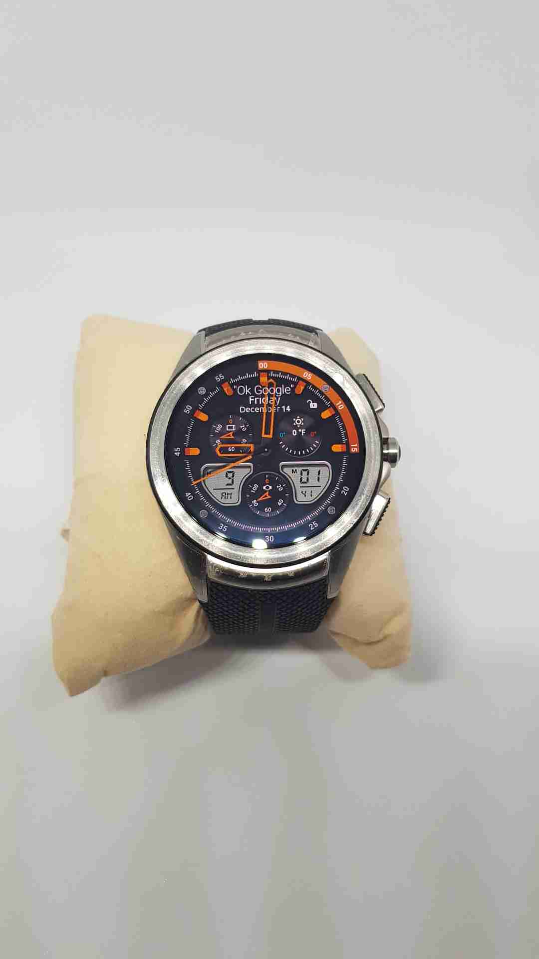 LG URBANE 2 SMART WATCH
display unit
لا تنسَ أنك شاهدت هذا الإعلان في عنكبوت
LG URBANE 2 SMA...