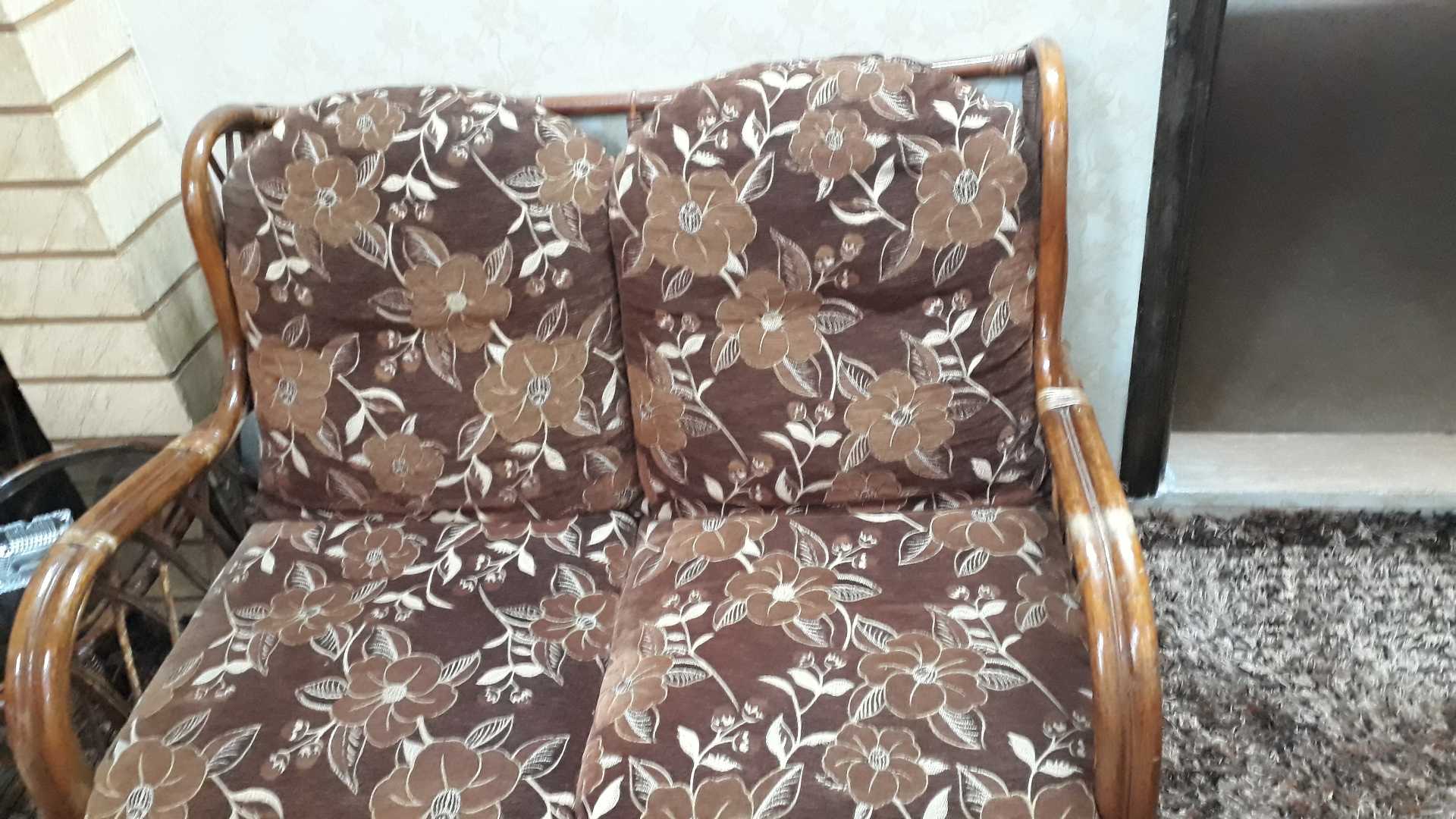 طقم خيزران للبيع
لا تنسَ أنك شاهدت هذا الإعلان في عنكبوت
طقم خيزران مكون من سبعة مقاعد ، ثلاث...