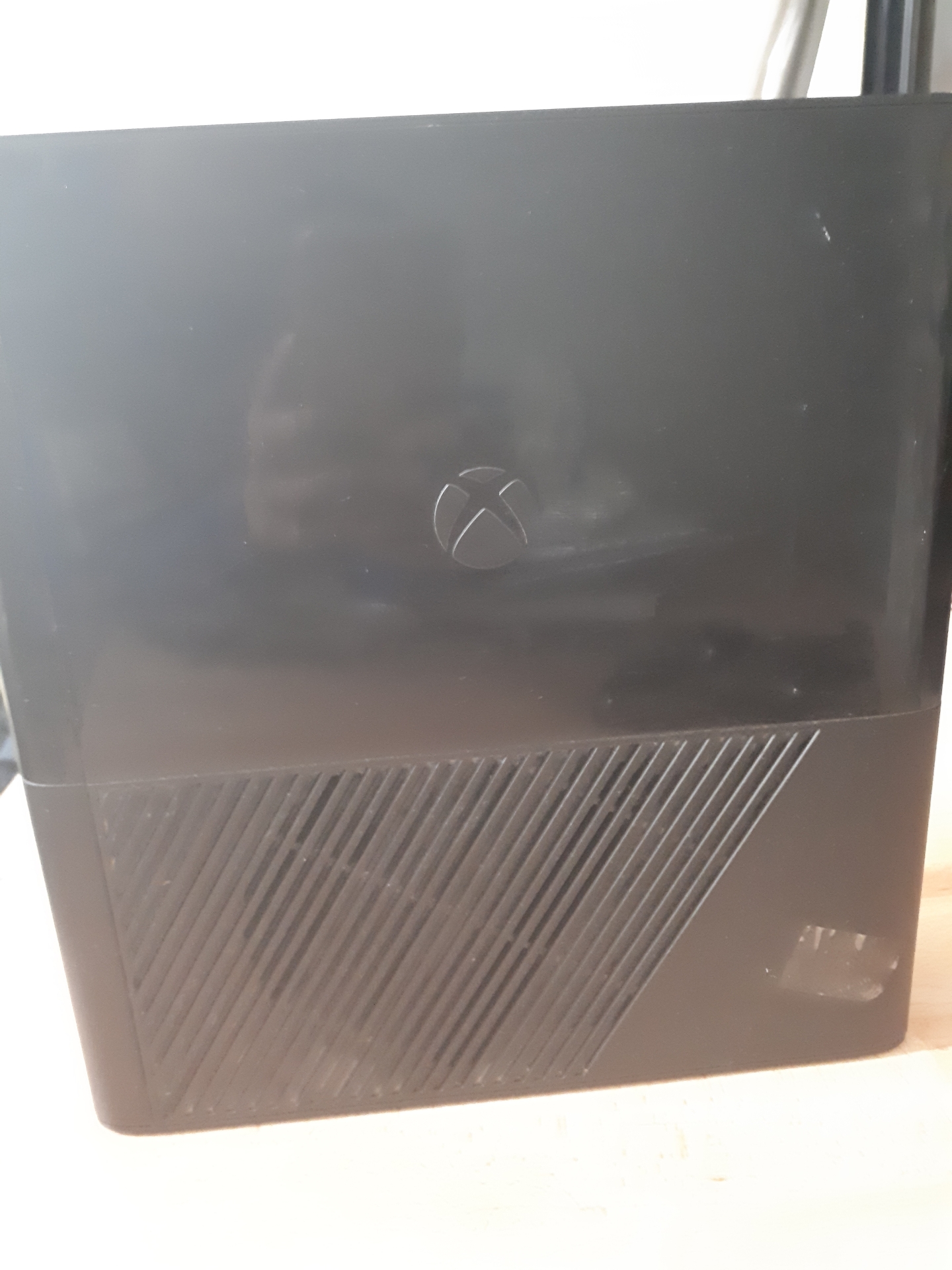 xbox 360 بحالة جيدة قابل للتفواض
لا تنسَ أنك شاهدت هذا الإعلان في عنكبوت
اكس بوكس معا ايدتين...