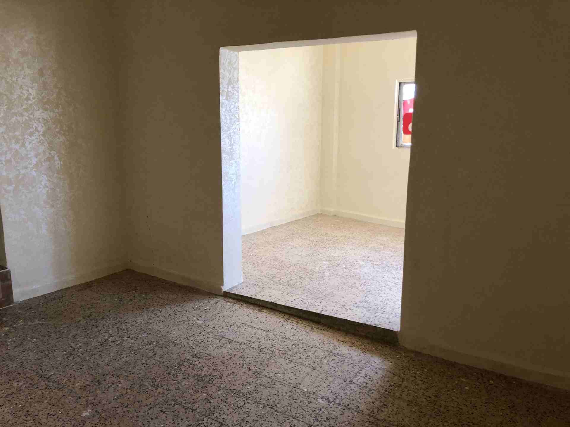 عماره مكونه من طابقين في جبل النزهة                                            


	 				لا تنسَ أنك شاهدت هذا الإعلان في عنكبوت            
	 				
                            تصلح للسكن او الاستثم...