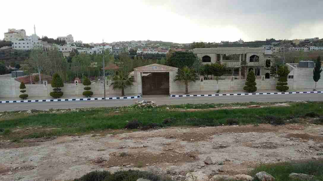 مزرعة 3 دنمات للبيع                                            


	 				لا تنسَ أنك شاهدت هذا الإعلان في عنكبوت            
	 				
                            مزرعة للبيع في اجمل مناطق حسبان تنظيم...