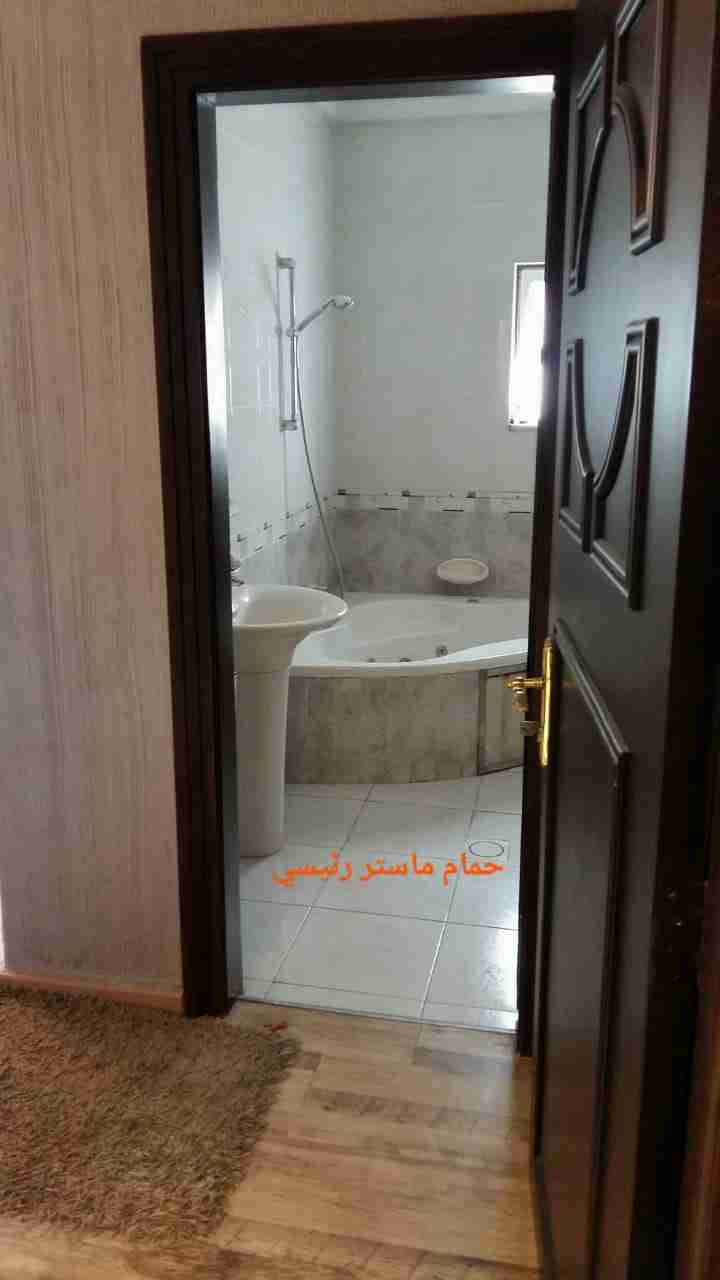 شقه طابقيه مع مسبح داخلي
لا تنسَ أنك شاهدت هذا الإعلان في عنكبوت
شقه للايجار دوبلكس 4غرف نوم...