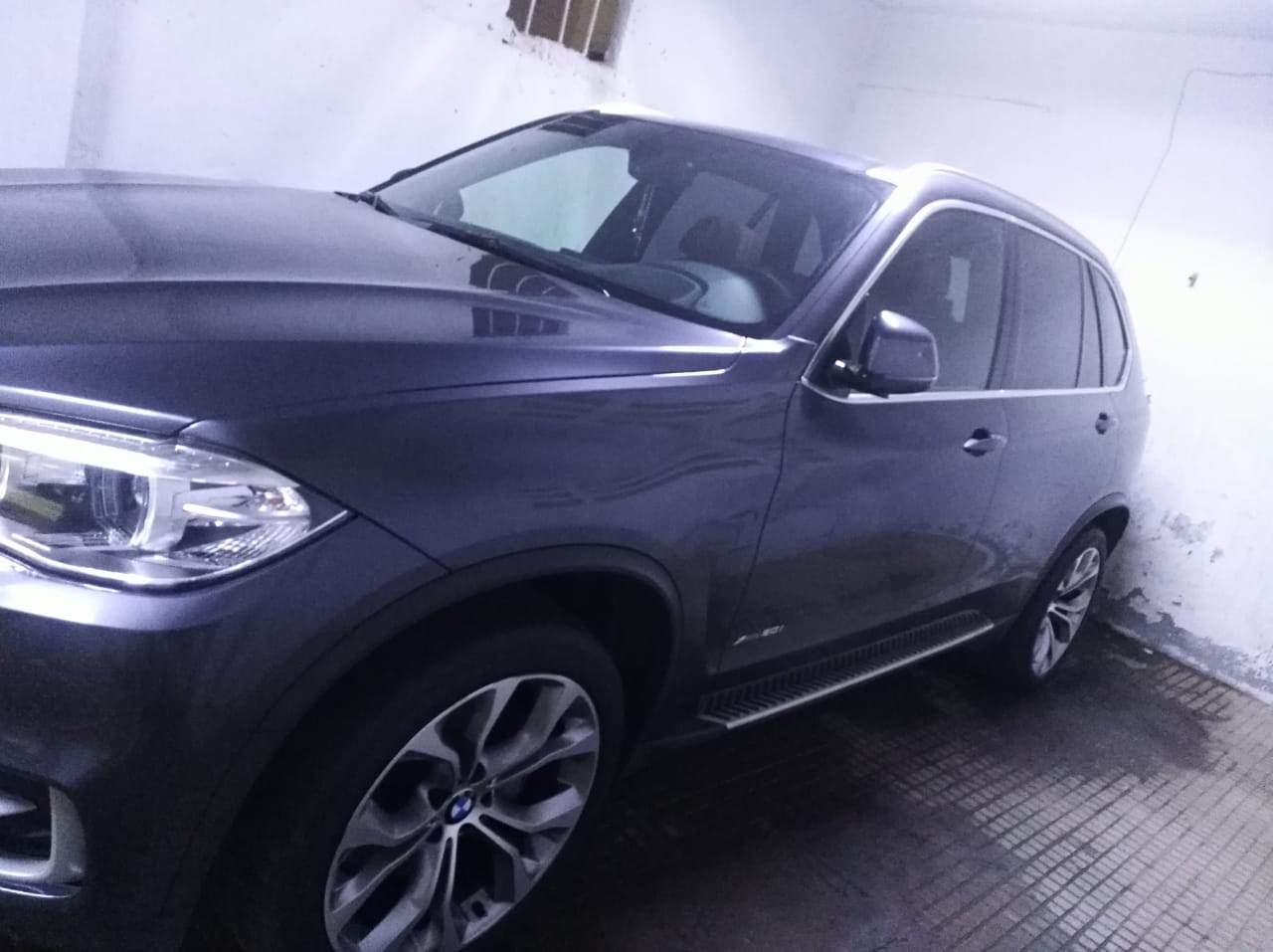 BMWX5 موديل 2017 ك م7000
لا تنسَ أنك شاهدت هذا الإعلان في عنكبوت
BMWX5 موديل 2017 عداد7000ك...