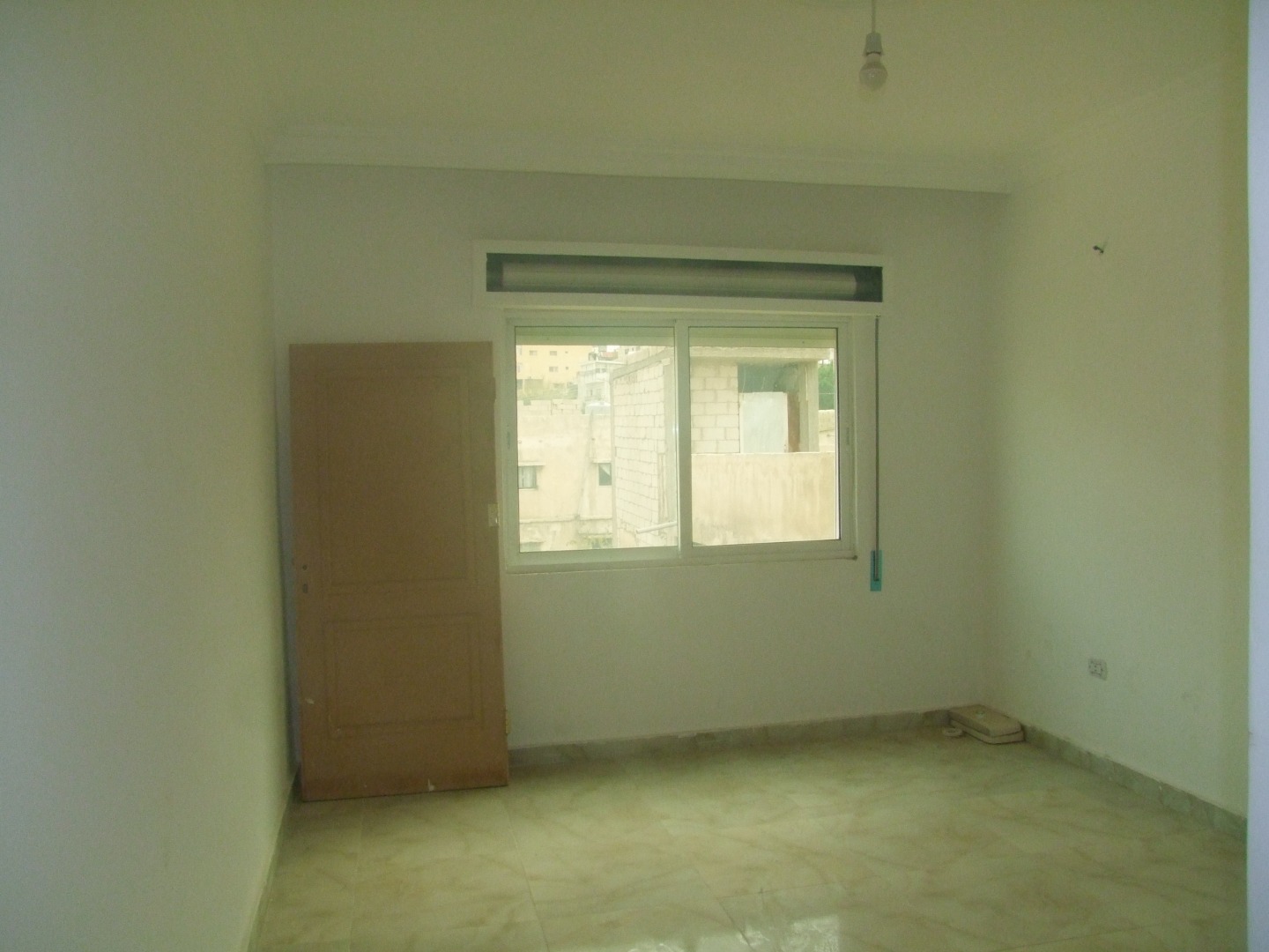 اخر الفرص ل شقة احلامك بين يديك 35 الف مقابل حطين )للبيع من المالك مباشرة
لا تنسَ أنك شاهدت هذا الإعلان في عنكبوت...