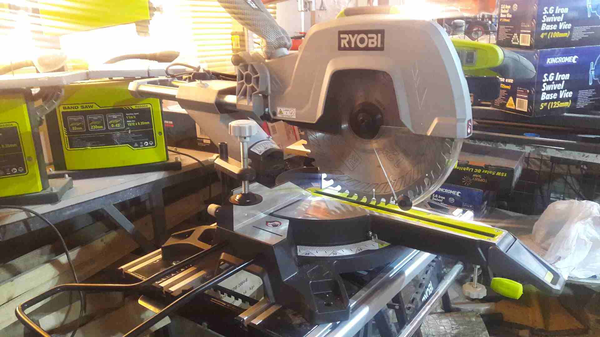 منشار سكل سحب جكات أكبر حجم ماركة Ryobi قياس 12 انش قوة 2200 واط
لا تنسَ أنك شاهدت هذا الإعلان في عنكبوت...