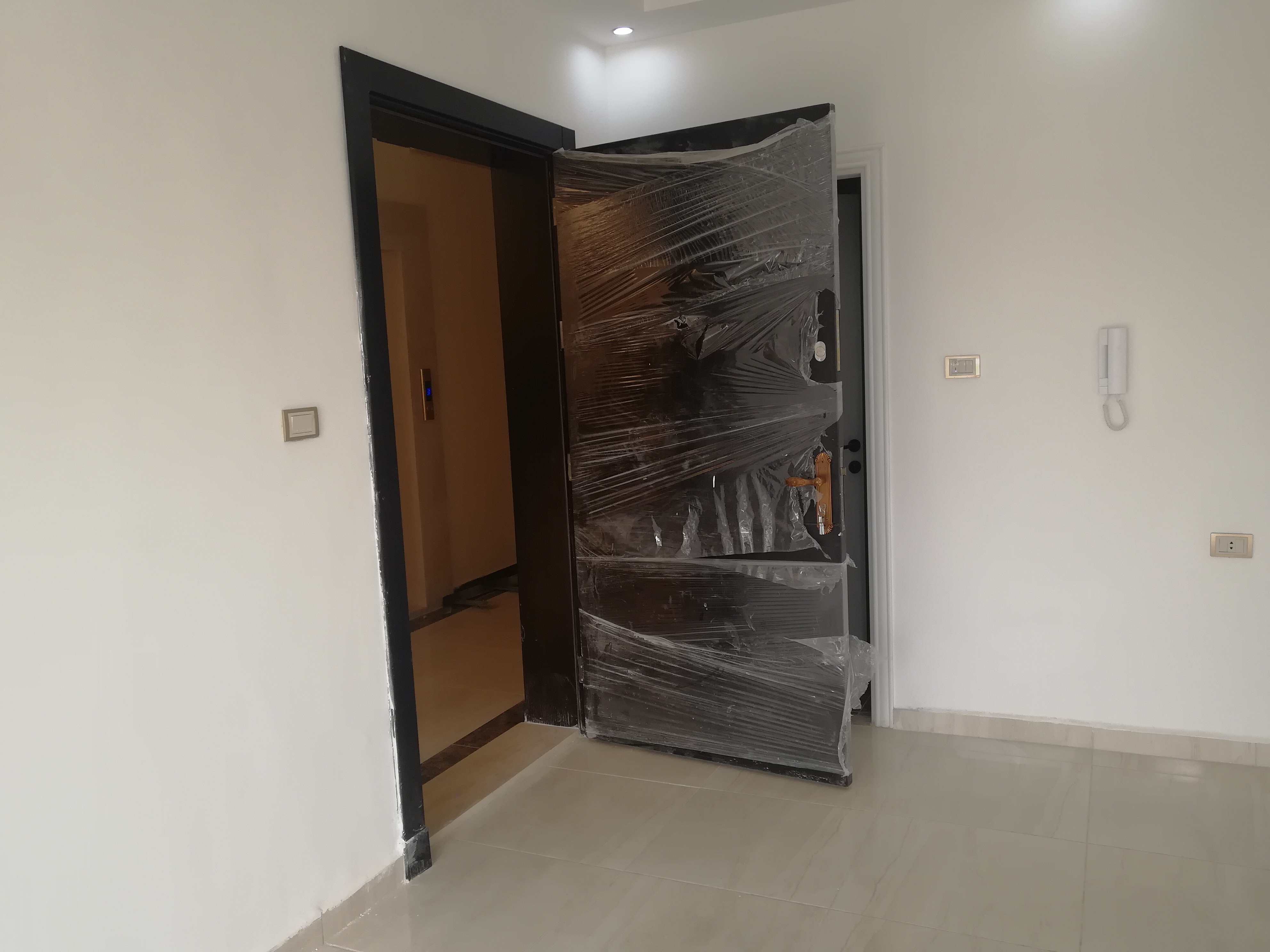 استوديوهات بالاقساط بجانب الجامعة الاردنية ومن المالك مباشرة
لا تنسَ أنك شاهدت هذا الإعلان في عنكبوت...