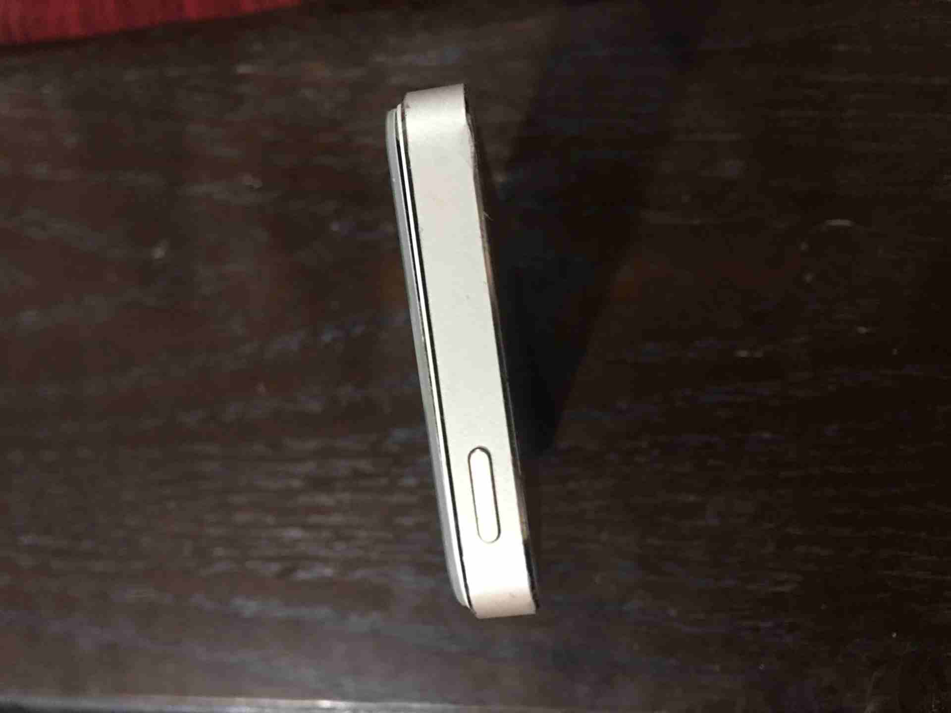 ايفون 5s ذهبي بحالة ممتازة                                            


	 				لا تنسَ أنك شاهدت هذا الإعلان في عنكبوت            
	 				
                            ايفون 5s
كل شي شغال
البصمة شغا...