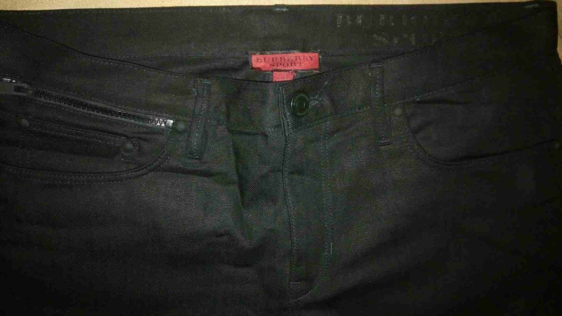 بنطلون BURBERRY اصلي و جديد 100% من ارقى الماركات العالمية
لا تنسَ أنك شاهدت هذا الإعلان في عنكبوت...