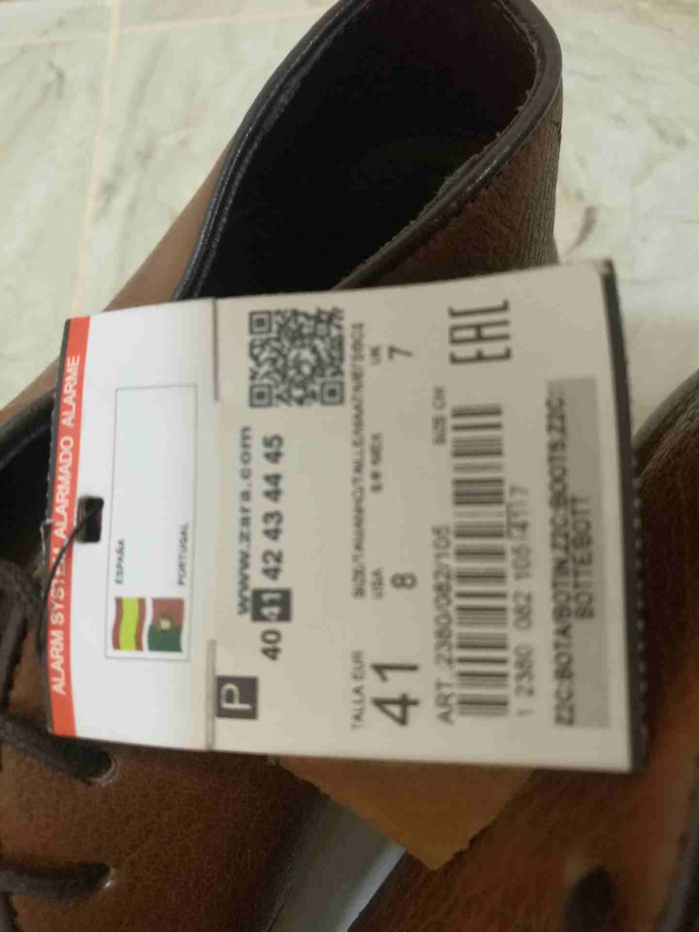 ZARA جلد طبيعي صناعة البرتغال و اسبانيا أصلي 100% مقاس 41
لا تنسَ أنك شاهدت هذا الإعلان في عنكبوت...