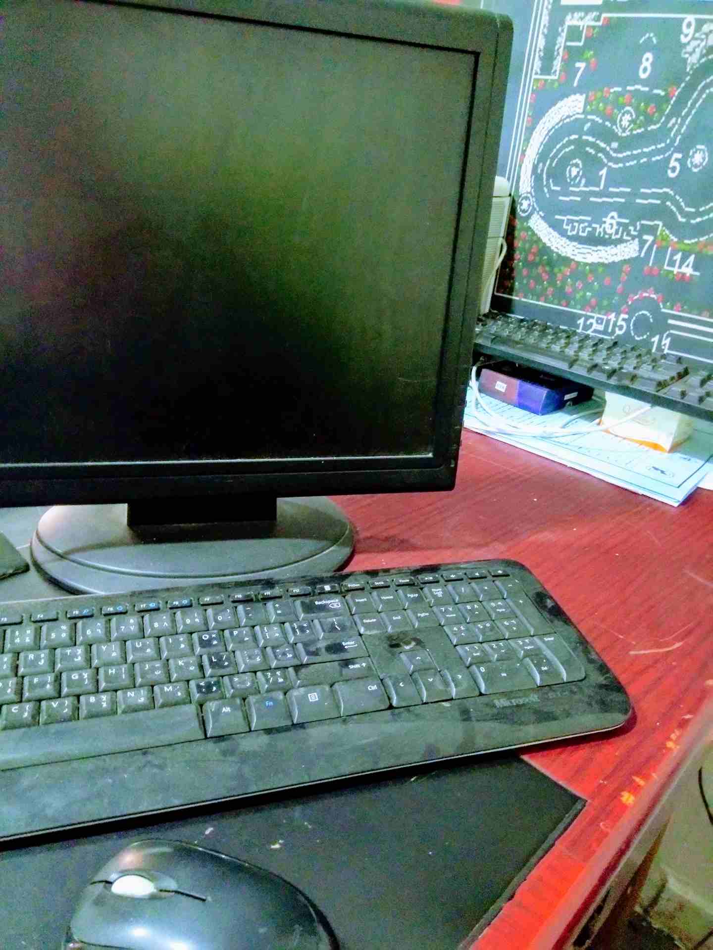 كمبيوتر مكتبي.  . hp &amp; acer                                            


	 				لا تنسَ أنك شاهدت هذا الإعلان في عنكبوت            
	 				
                            التفاصيل	
cpu 3000\2m
RAM...