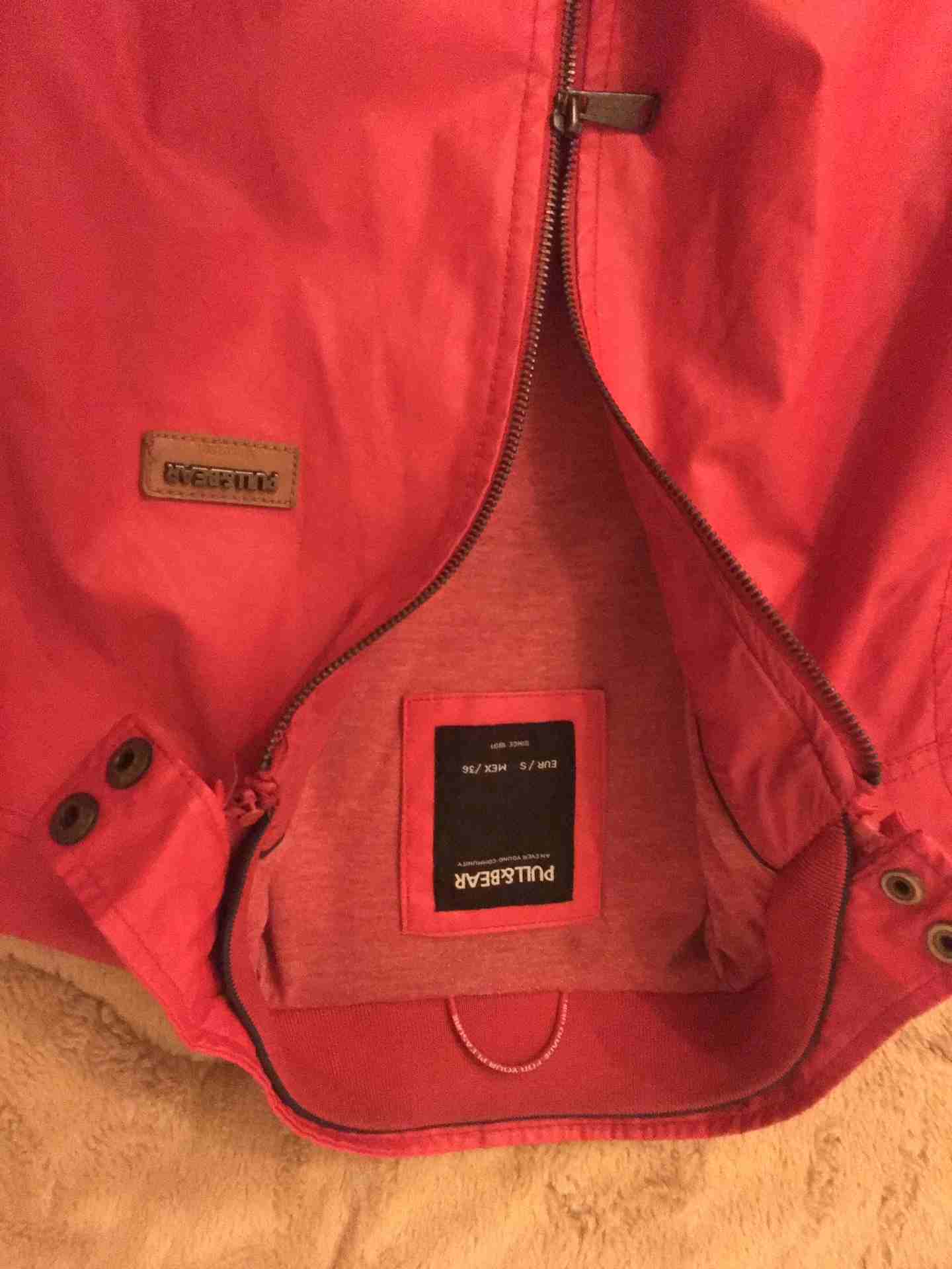 جاكيت (pull&bear) اصلي مش صيني(S)
لا تنسَ أنك شاهدت هذا الإعلان في عنكبوت
جاكيت جلد لون احمر...