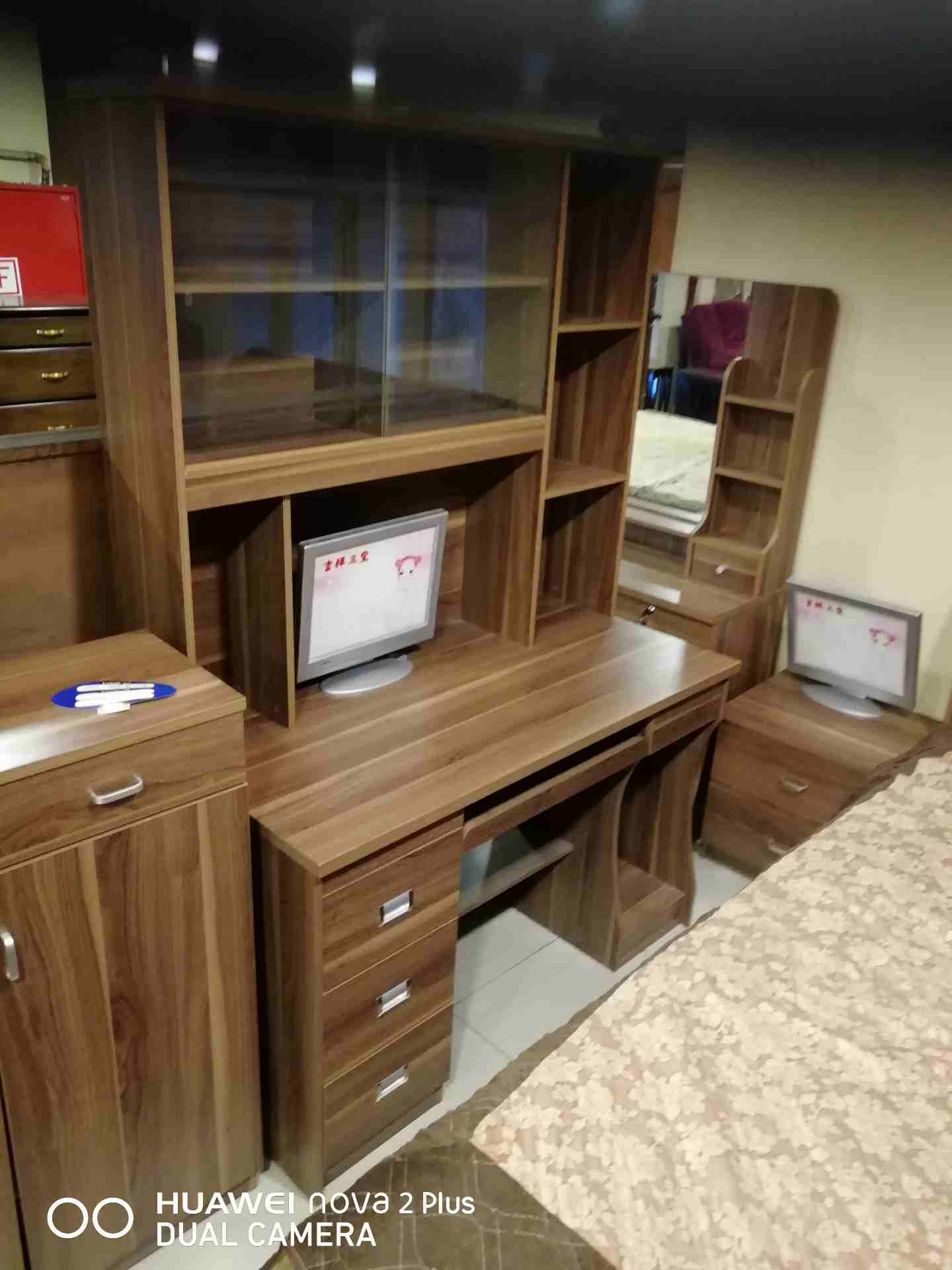مكتب مع مكتبة مميز اجنبي
لا تنسَ أنك شاهدت هذا الإعلان في عنكبوت
اهلا وسهلا
إمكانية التقسيط على...