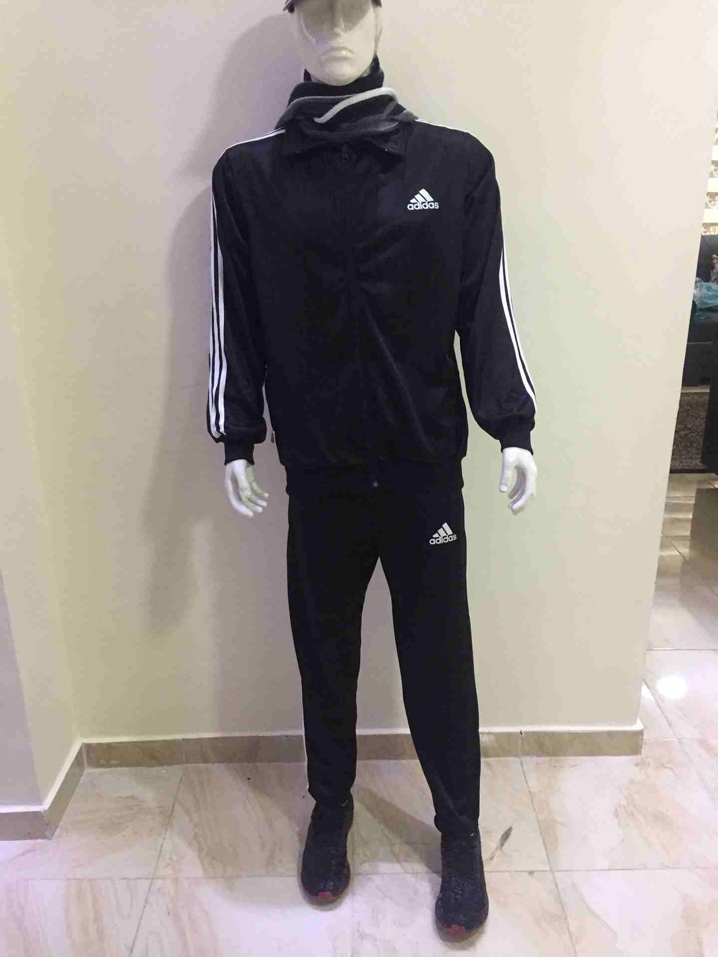 شروة سويتشرات اديداس عدد 40 بسعر مناسب احجام وافيه وسريات                                            


	 				لا تنسَ أنك شاهدت هذا الإعلان في عنكبوت...