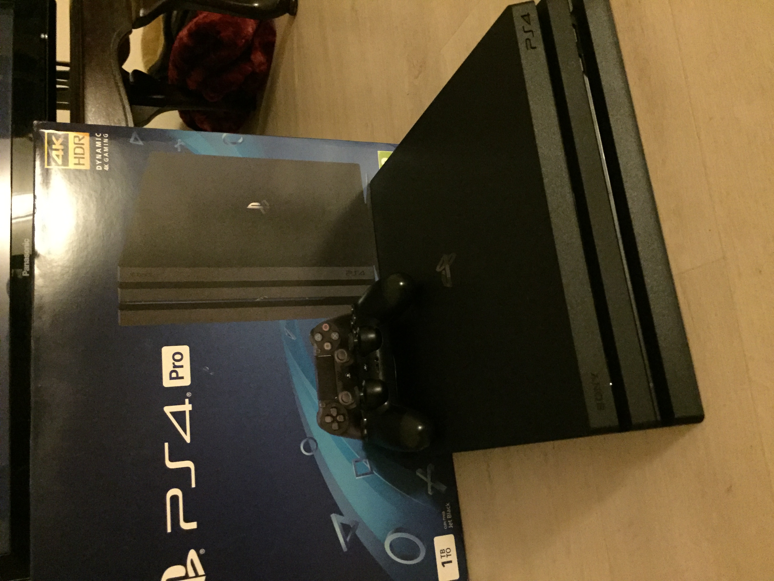 بلاي ستيشن 4 pro 1TB                                            


	 				لا تنسَ أنك شاهدت هذا الإعلان في عنكبوت            
	 				
                                للبيع PS4 pro 1TB 4K HDR من معرض...