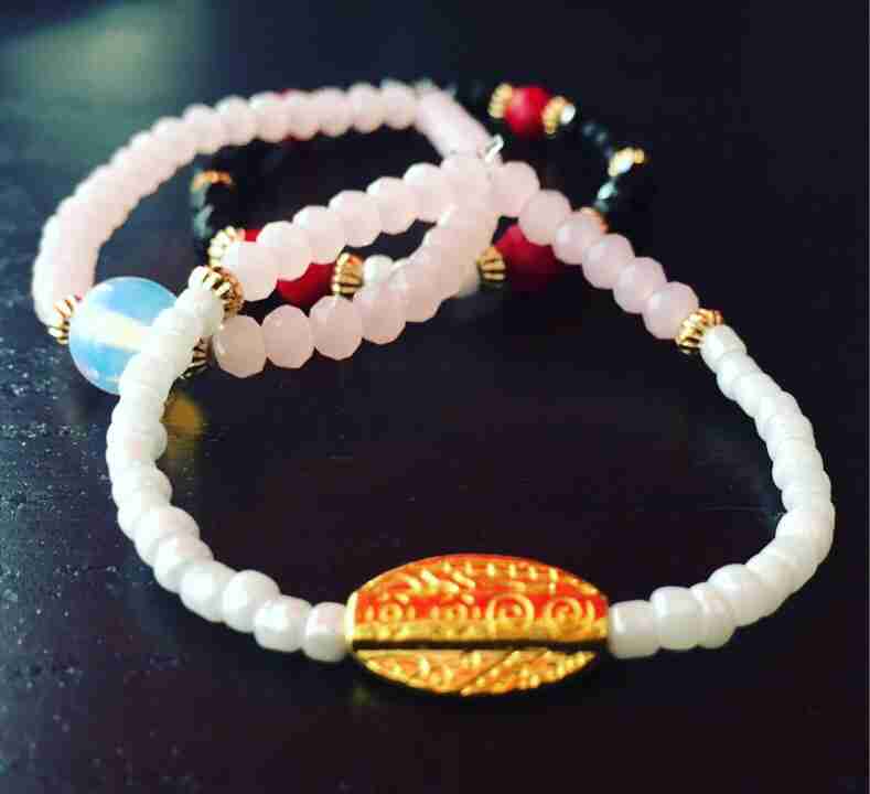 اكسسوارات حصريه وصناعه يدويه
لا تنسَ أنك شاهدت هذا الإعلان في عنكبوت
عمل اكسسوارات بحسب الطلب...