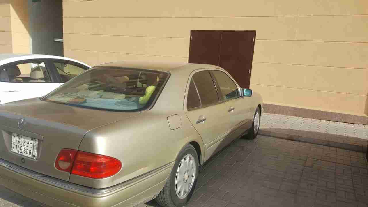 Mercedes E320 - Expat Owned non accidented family Car
لا تنسَ أنك شاهدت هذا الإعلان في عنكبوت...