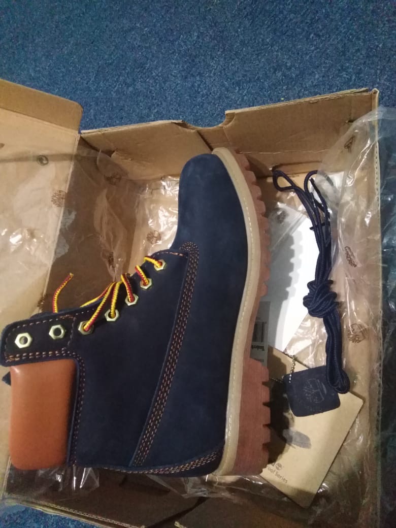 بسطار تيمبرلاند جديد بالكرتونه نمره 41 امريكي اصلي timberland safety new
لا تنسَ أنك شاهدت هذا الإعلان في عنكبوت...