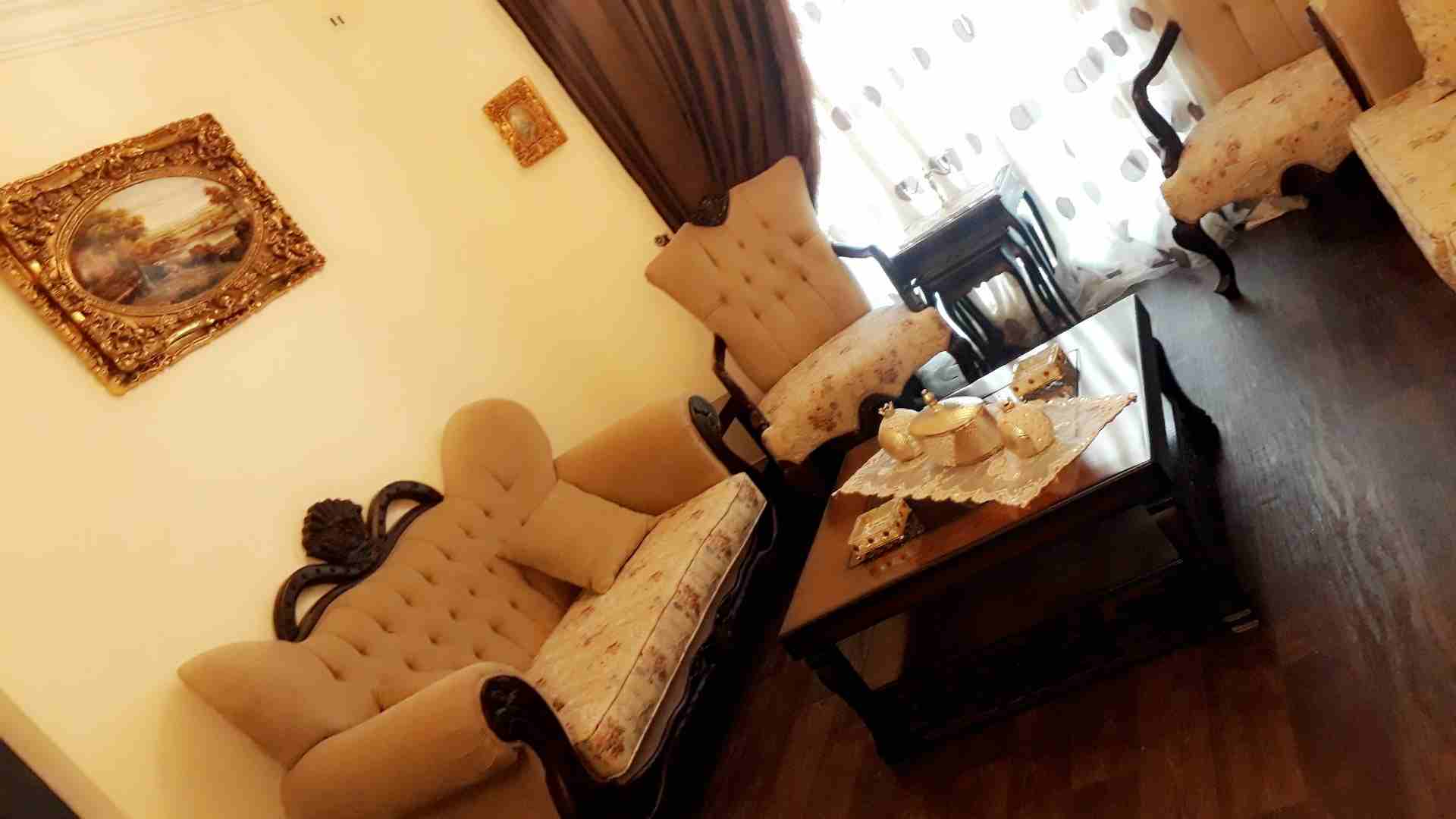 طقم كنب
لا تنسَ أنك شاهدت هذا الإعلان في عنكبوت
طقم كنب نضيف مع طقم طاولات طاوله وسط كبيره وتنتين...