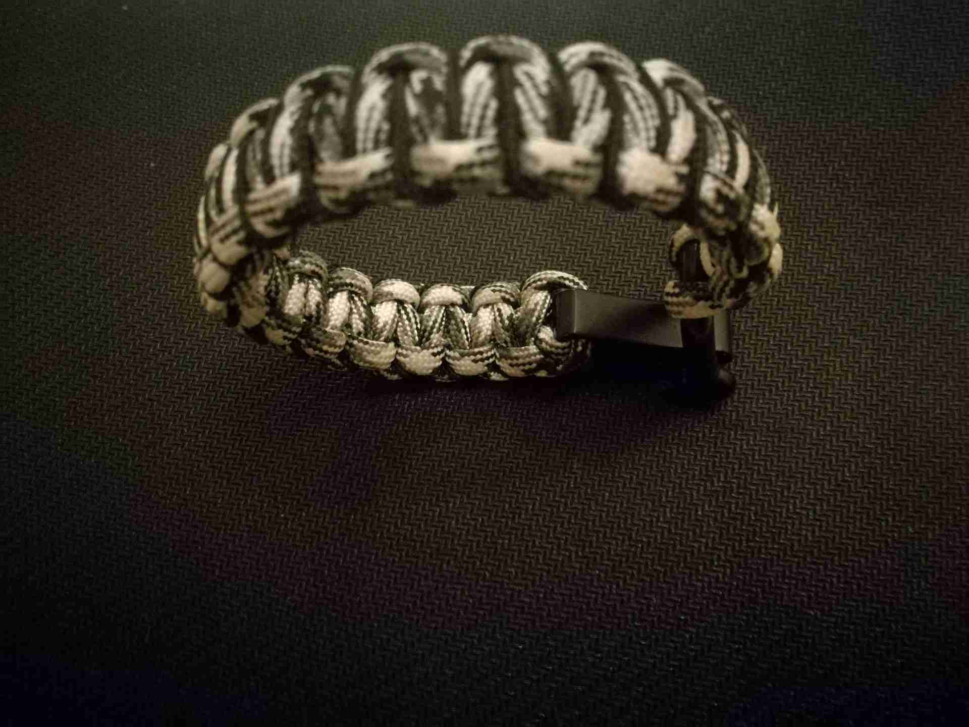 اساور «شبابي» صنع يدوي
لا تنسَ أنك شاهدت هذا الإعلان في عنكبوت
Bracelet (handmade...