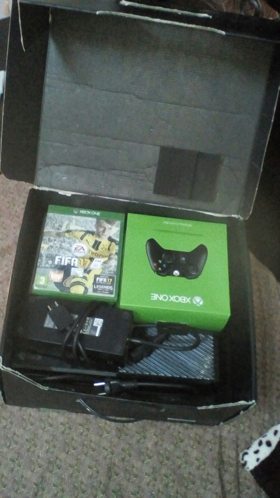 Xbox One console Elite للبدل على تلفون حديث
لا تنسَ أنك شاهدت هذا الإعلان في عنكبوت
Xbox one...