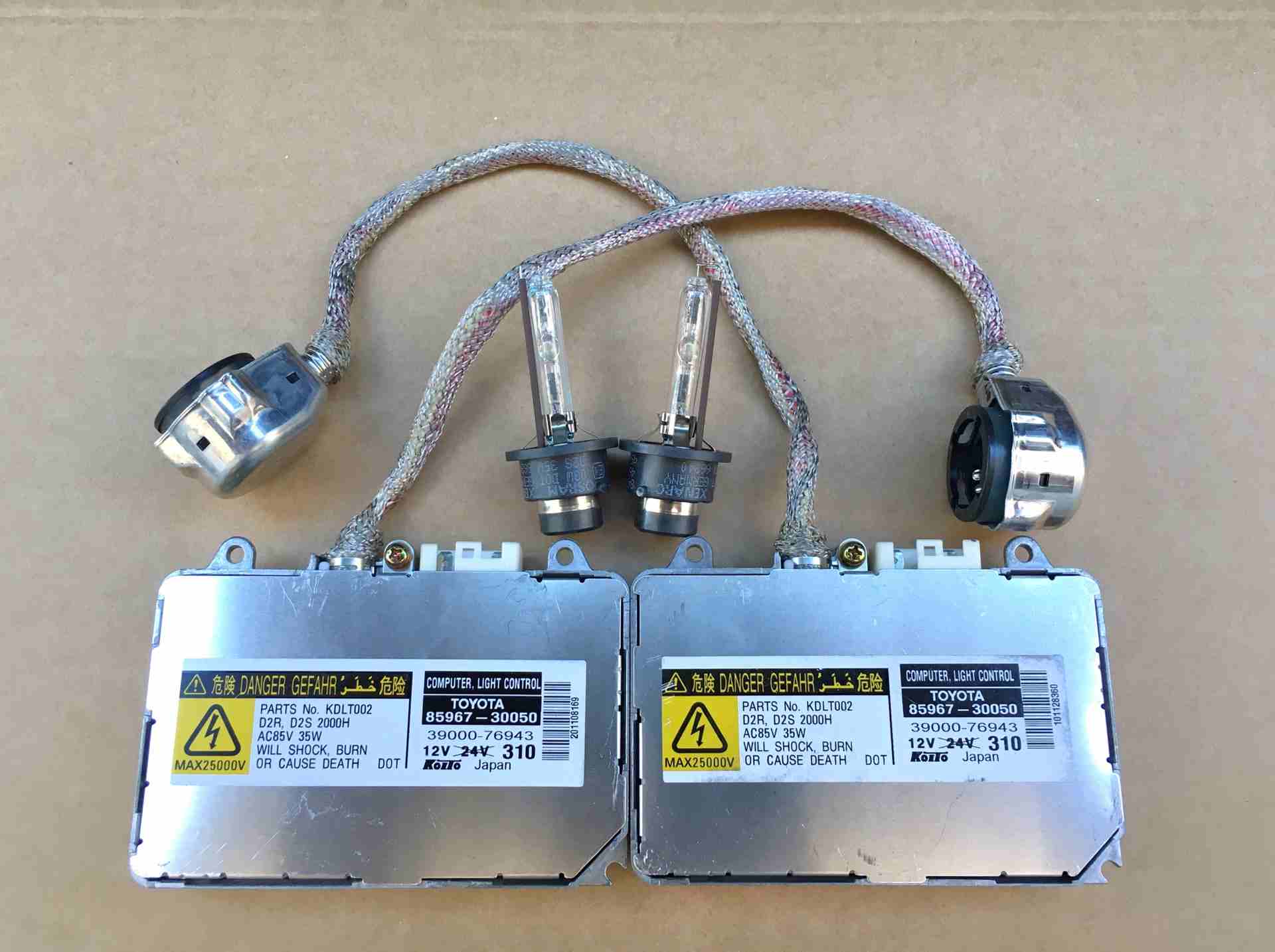 محولات زينون Xenon ياباني Denso / Koito مع لمبات أصلية                                            


	 				لا تنسَ أنك شاهدت هذا الإعلان في عنكبوت            
	 				
                            وا...