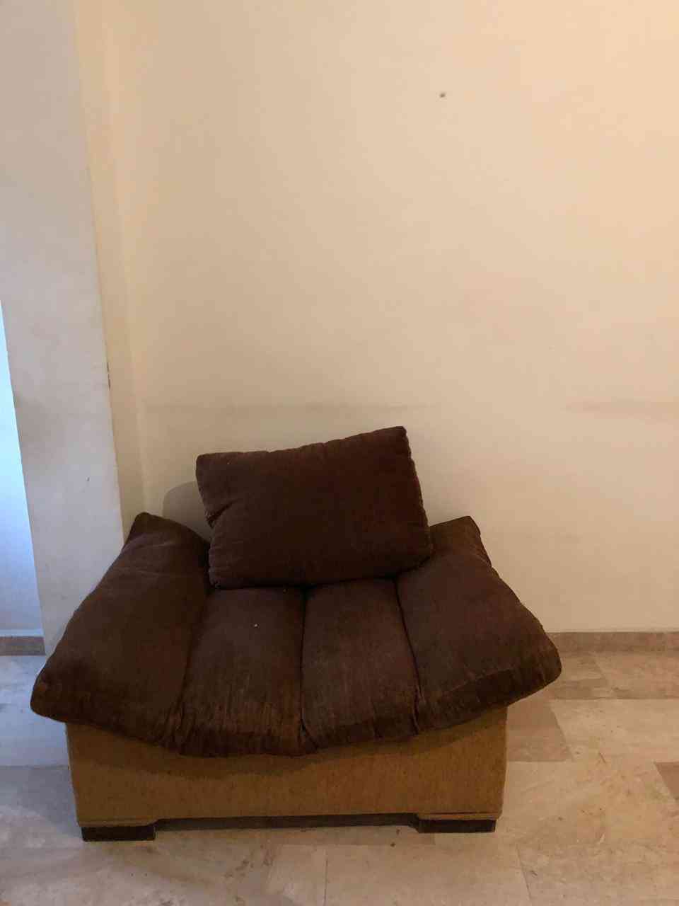 كنب للبيع                                            


	 				لا تنسَ أنك شاهدت هذا الإعلان في عنكبوت            
	 				
                                الكنب حالته جيده جداً
السعر قابل للتفاوض...