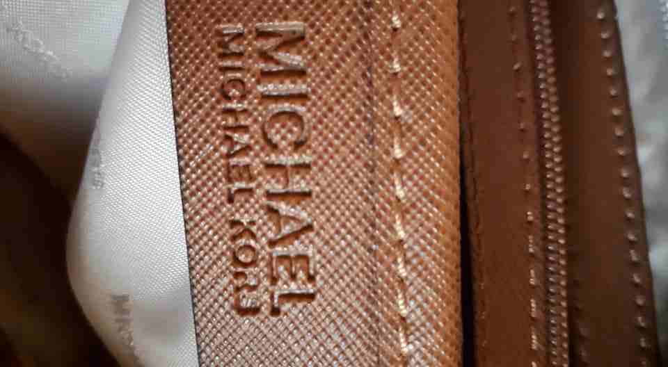 LIKE NEW MICHAEL KORS JET SET SNAP TOTE LARGE
لا تنسَ أنك شاهدت هذا الإعلان في عنكبوت
SR360(SALE)...