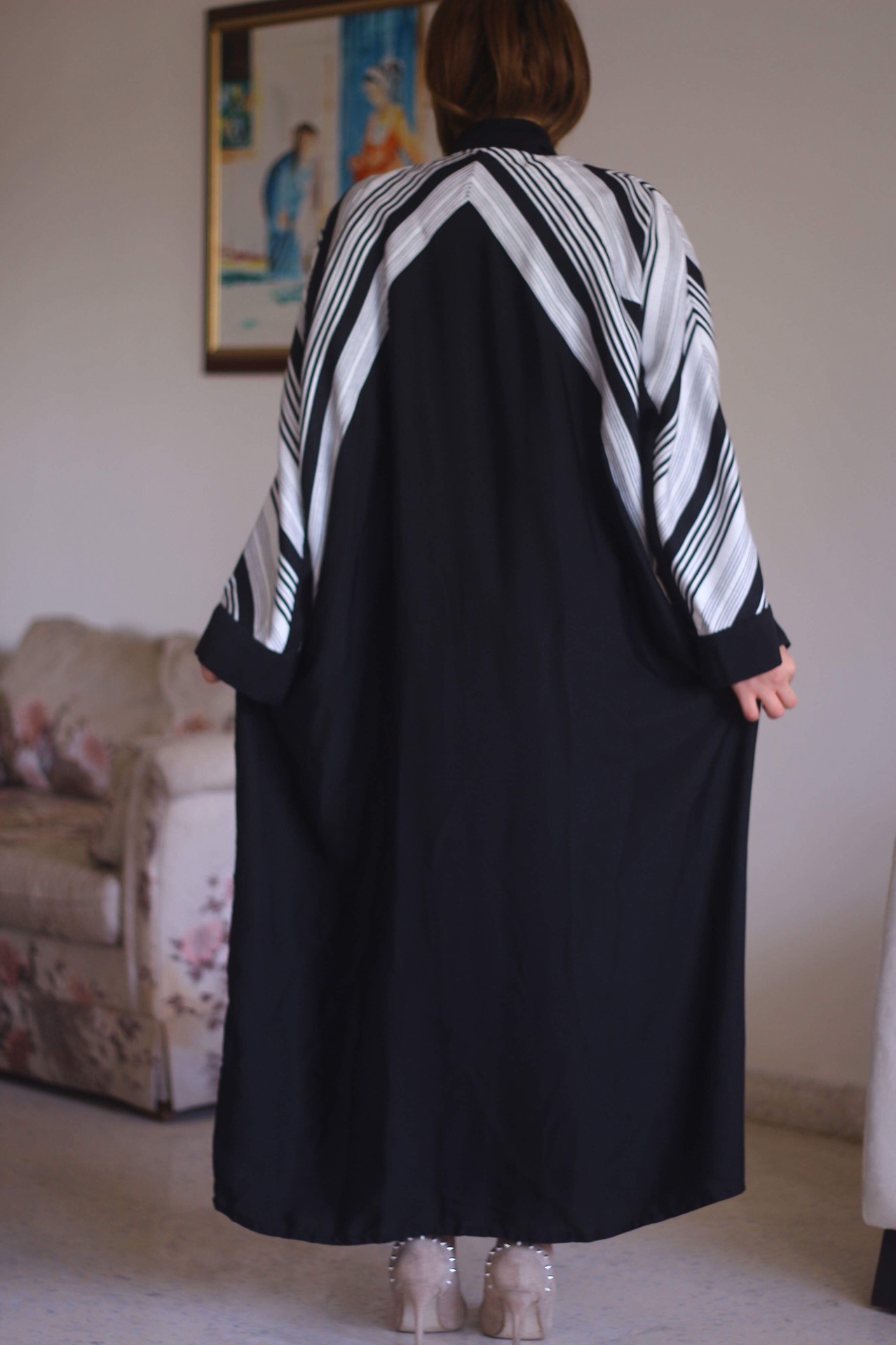 New handmade abayas by a saudi designer. عبايات فخمة من مصممة سعودية
لا تنسَ أنك شاهدت هذا الإعلان في عنكبوت...