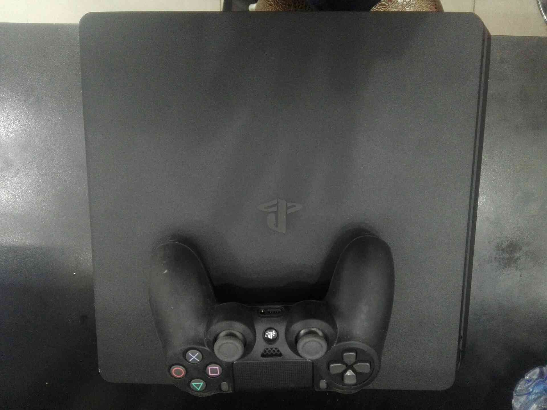 ps4 1TB بحاله الوكاله استعمال خفيف                                            


	 				لا تنسَ أنك شاهدت هذا الإعلان في عنكبوت            
	 				
                                جهاز مع جميع وصلات...