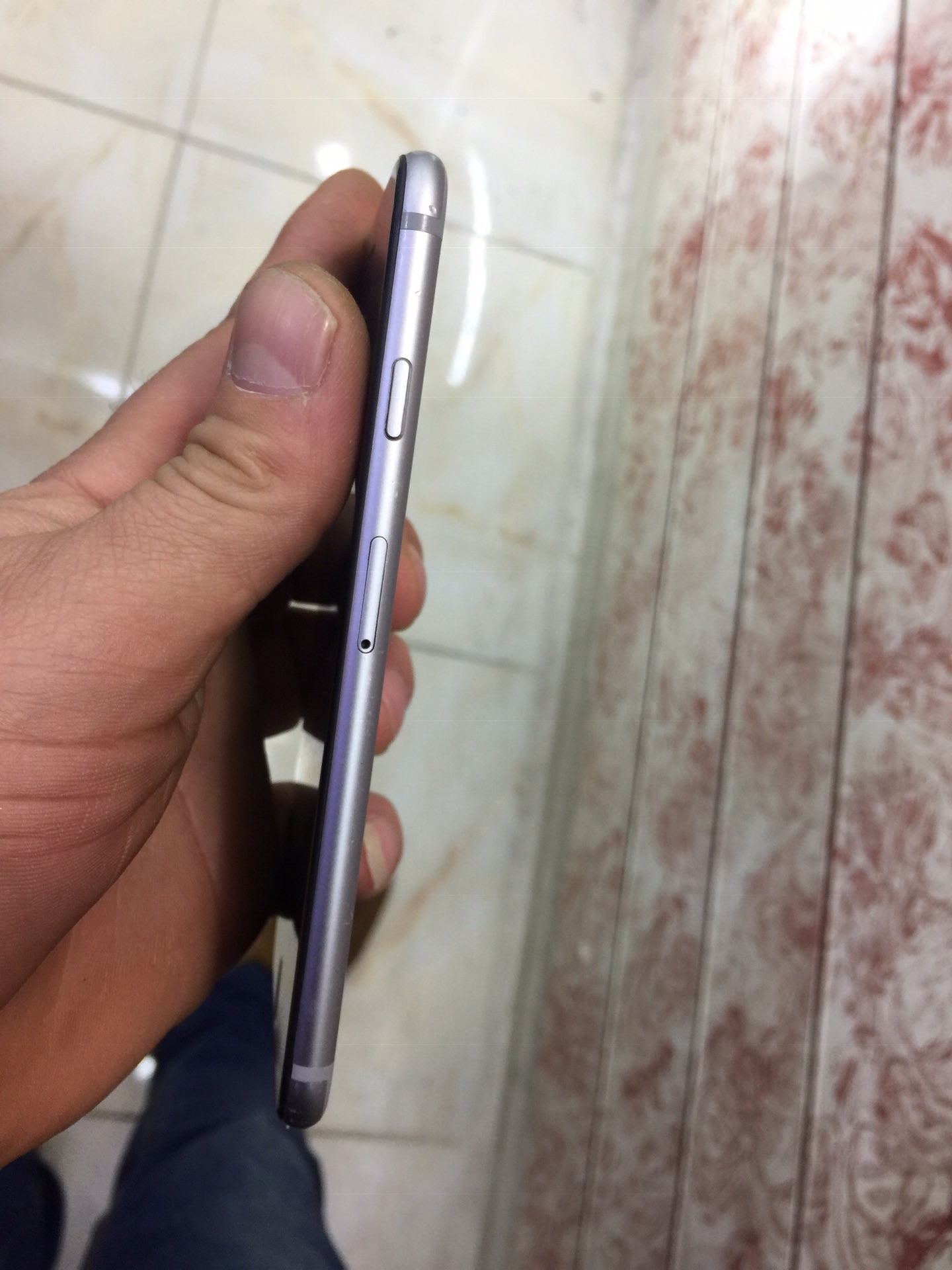 ايفون 6 اسود جريه بحالة الجديد 16جيجا كامل اغراضه بسعررر مغررري
لا تنسَ أنك شاهدت هذا الإعلان في عنكبوت...