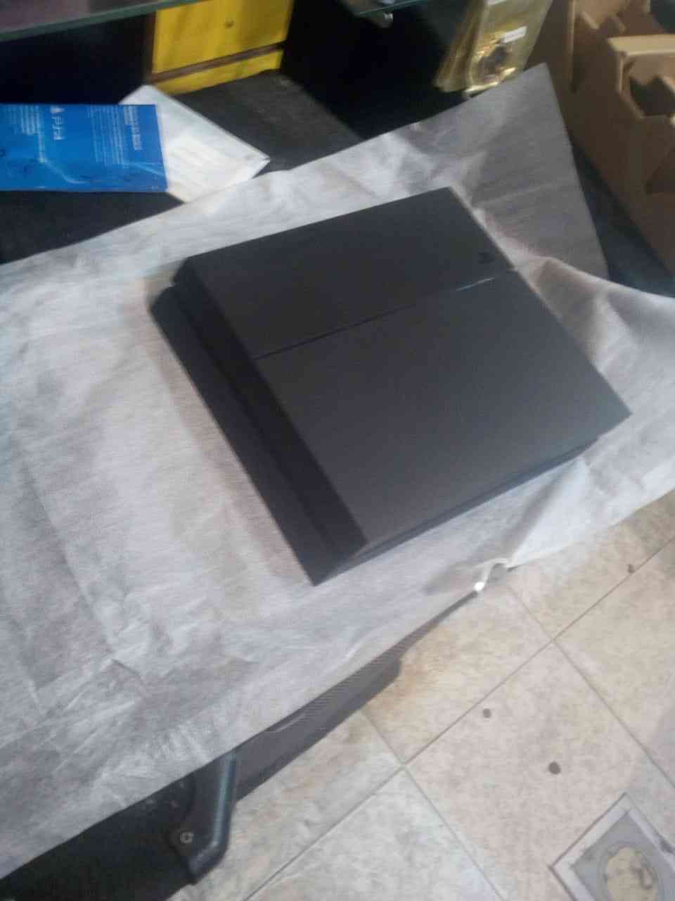 PS4 بحالة الجديد مع 3CD                                            


	 				لا تنسَ أنك شاهدت هذا الإعلان في عنكبوت            
	 				
                                الجهاز بحالة الجديد ما عليه و...
