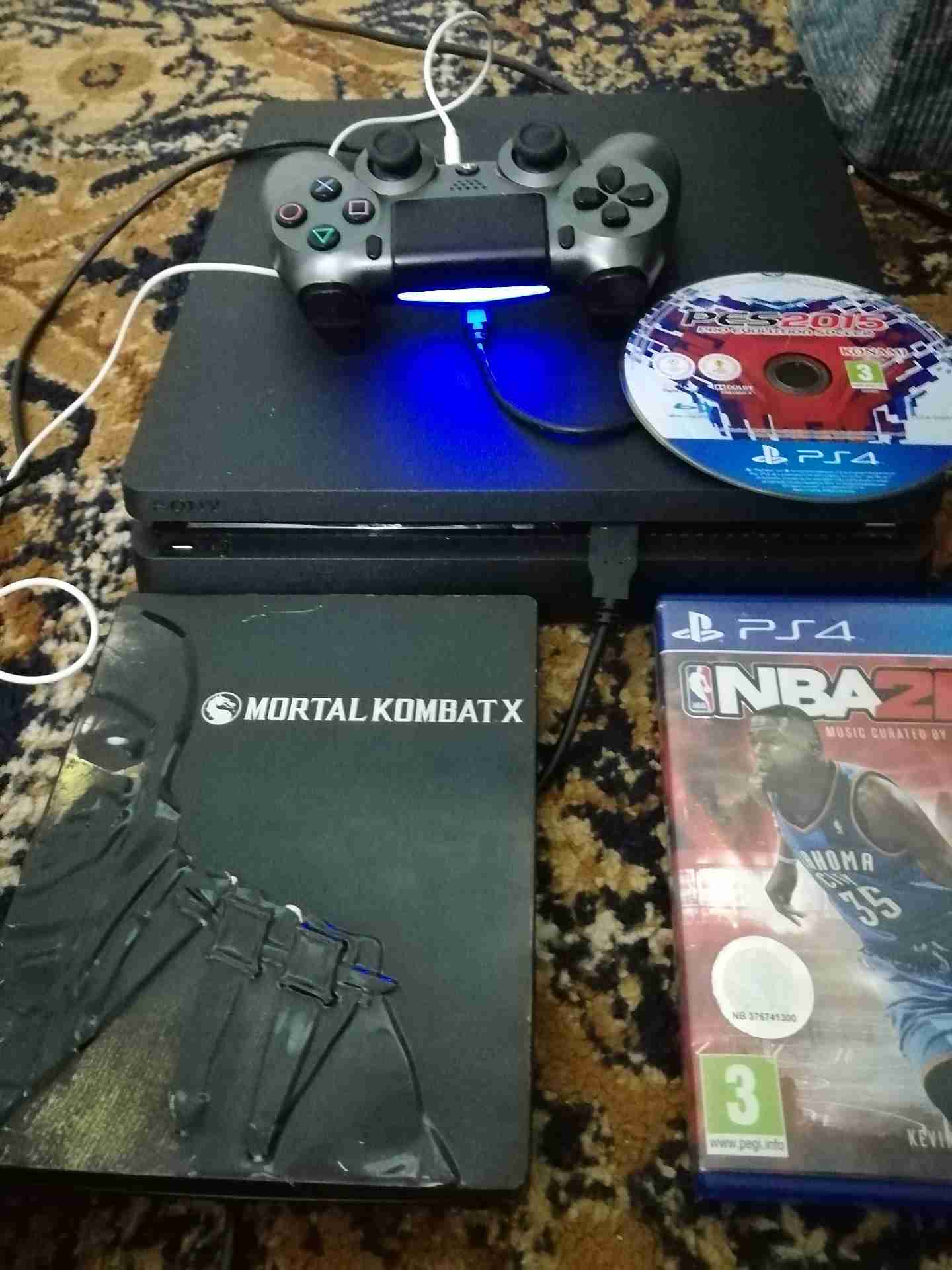 بلايستيشن 4مع 3 سديات وكاله بكرتونتها 500 جيجا                                            


	 				لا تنسَ أنك شاهدت هذا الإعلان في عنكبوت            
	 				
                                السعر...