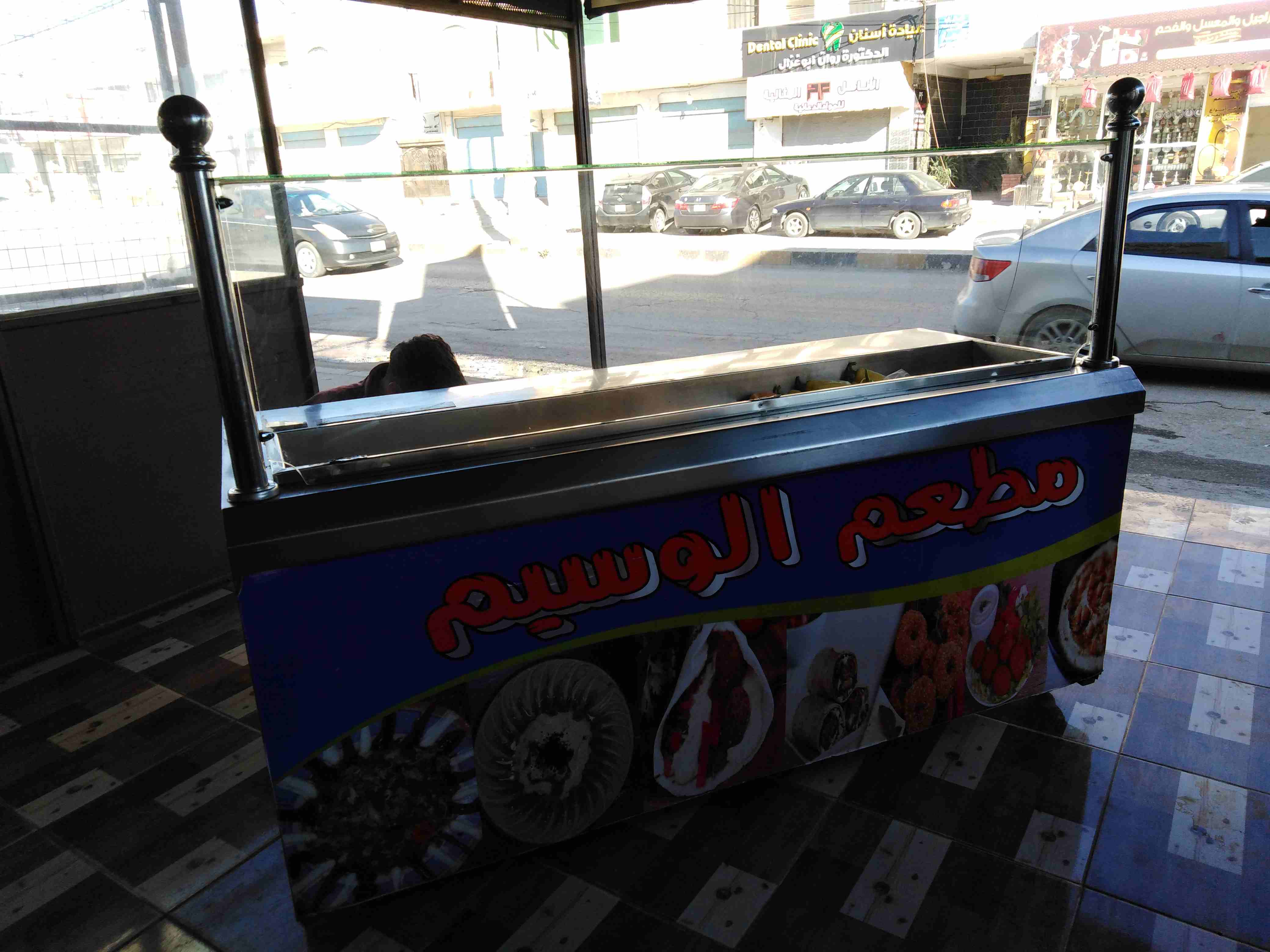 ثلاجة عرض                                            


	 				لا تنسَ أنك شاهدت هذا الإعلان في عنكبوت            
	 				
                            ثلاجة عرض بسعر مخري تثليج 100/100  للجادين الات...