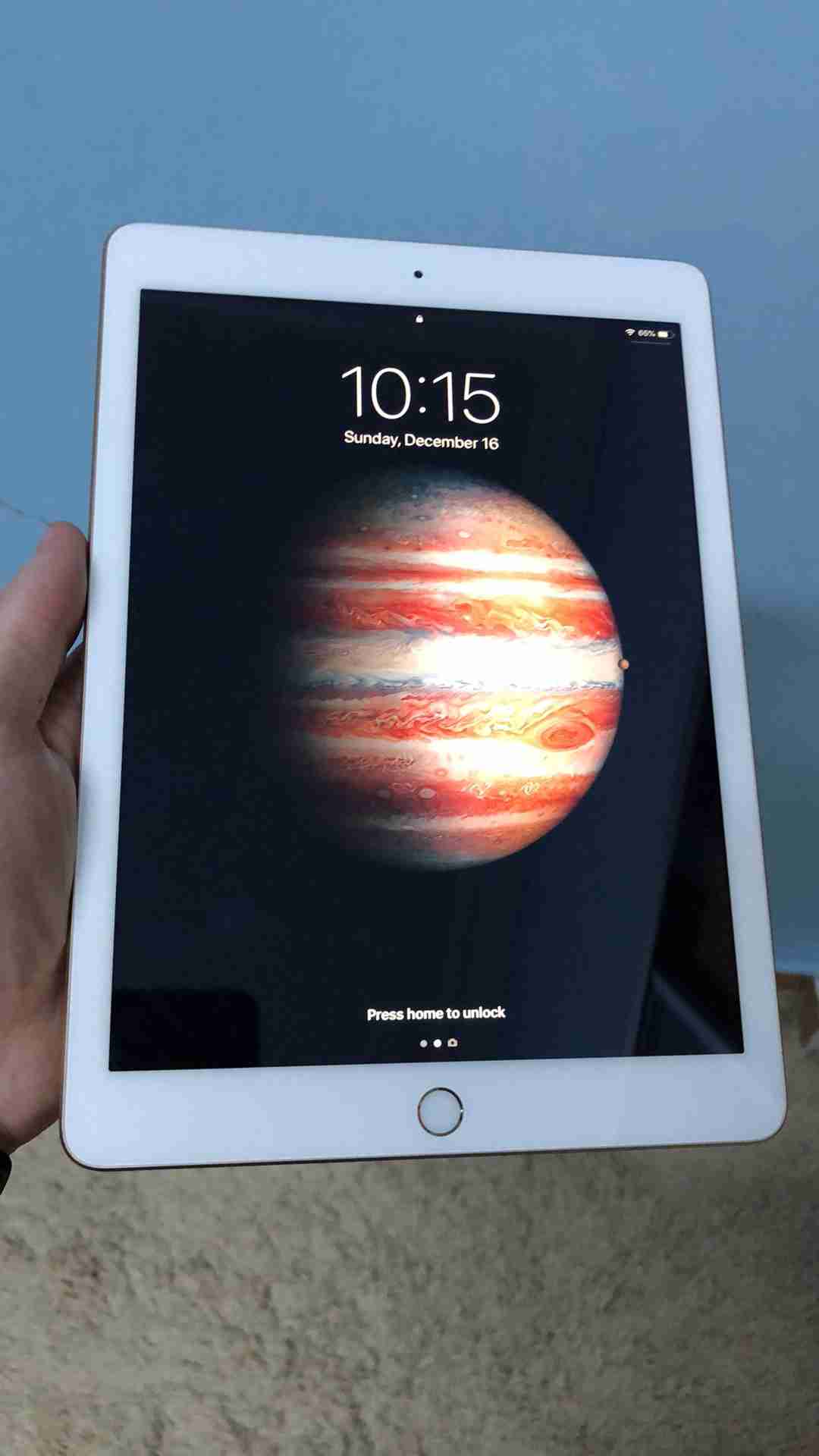 iPad 9.7" 2017  بحال جديد                                            


	 				لا تنسَ أنك شاهدت هذا الإعلان في عنكبوت            
	 				
                                ايباد 9.7 انش، 32 جيجا...