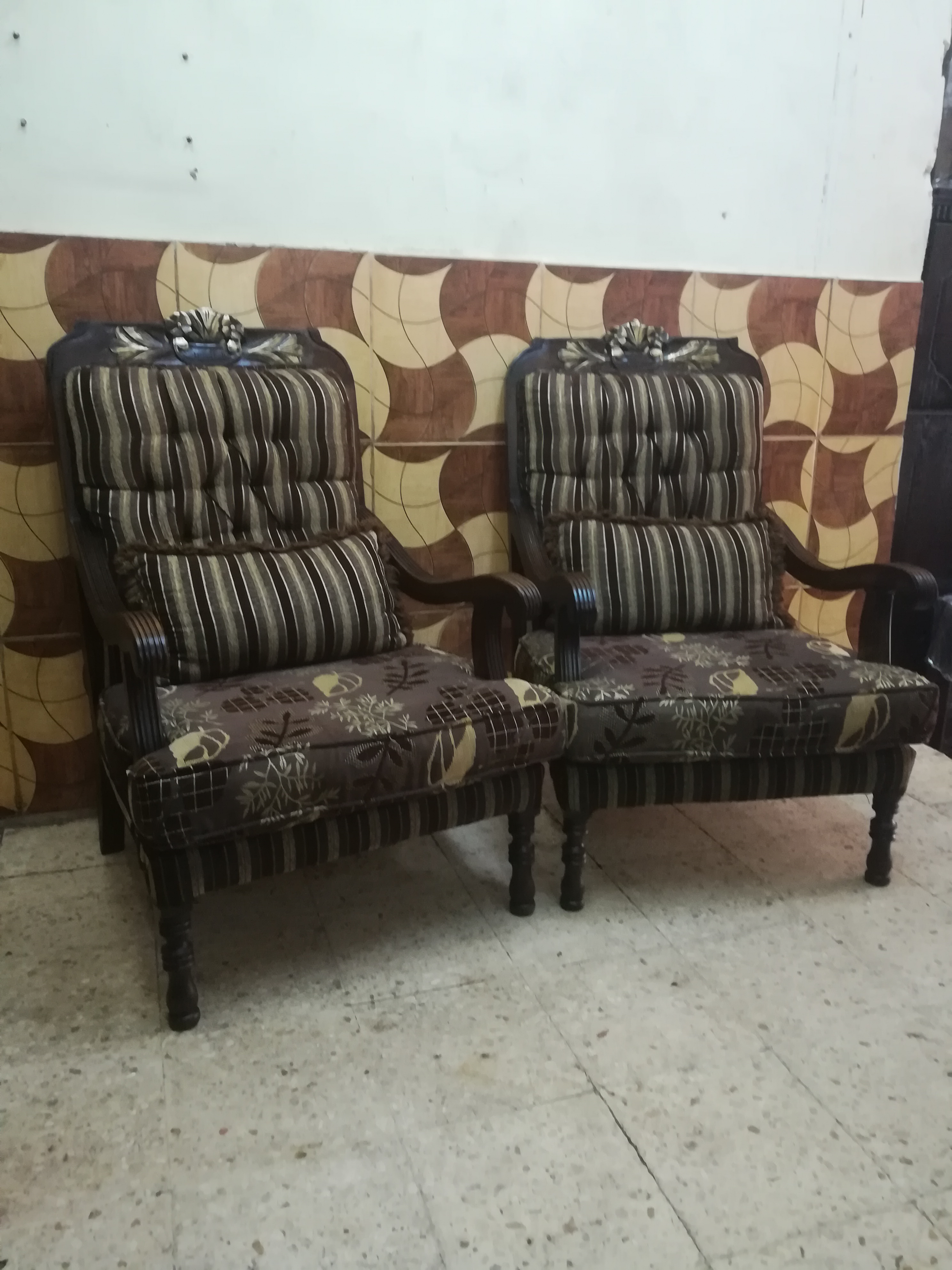 طقم كنب مصري                                            


	 				لا تنسَ أنك شاهدت هذا الإعلان في عنكبوت            
	 				
                                طقم كنب مصري دمياطي 7 مقاعد لون بني معرق...