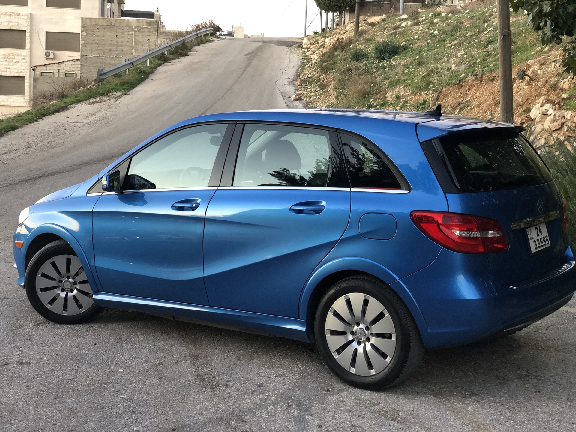 مرسيدس كهرباء Mercedes B Class
لا تنسَ أنك شاهدت هذا الإعلان في عنكبوت
B250
كهربائية
لون ازرق...