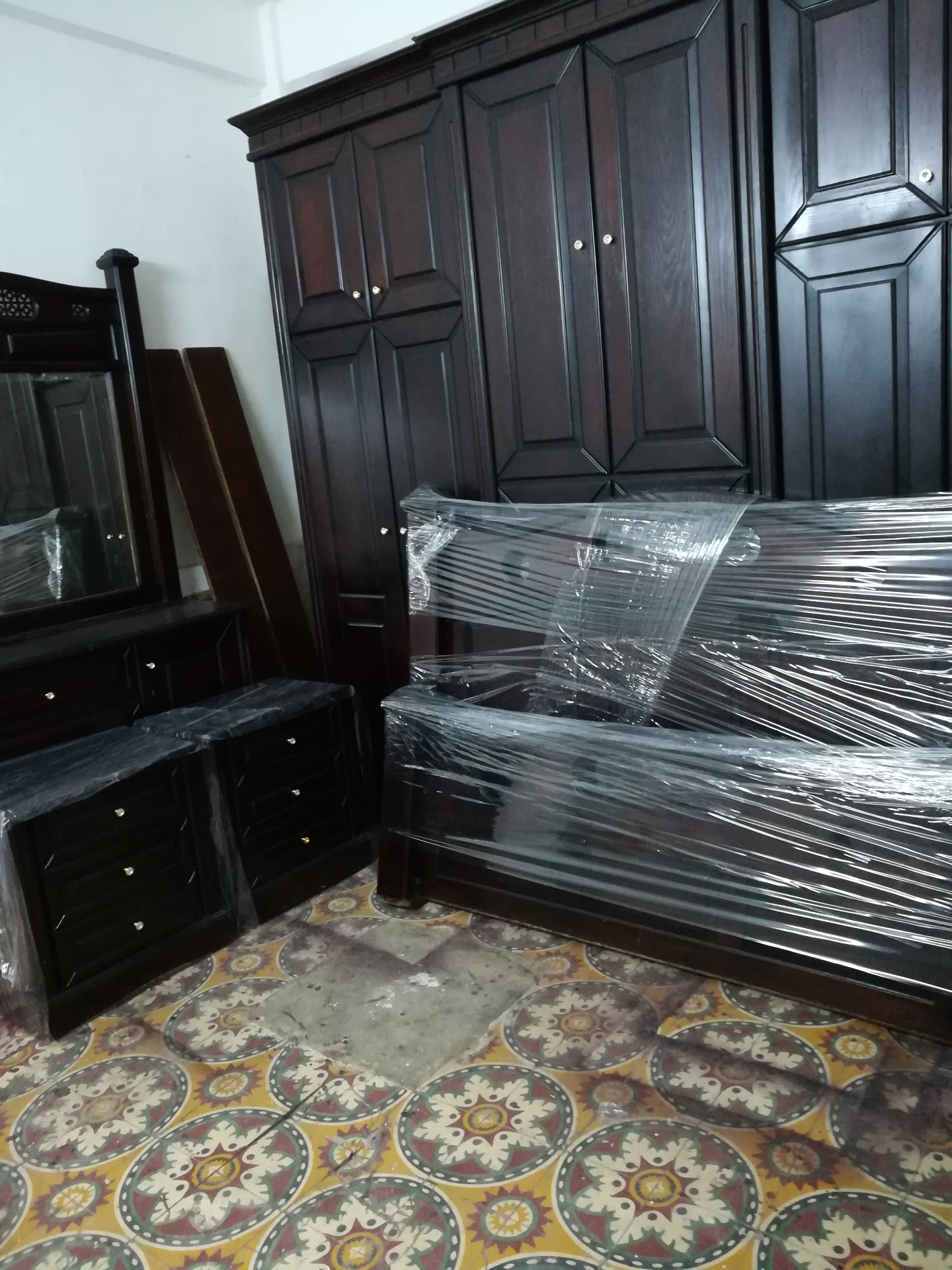 غرفة نوم مستعمل شبه جديد لاتي 18 طابقين مستر،،،، بدون فرشي؛؛ السعر 260                                            


	 				لا تنسَ أنك شاهدت هذا الإعلان في عنكبوت...