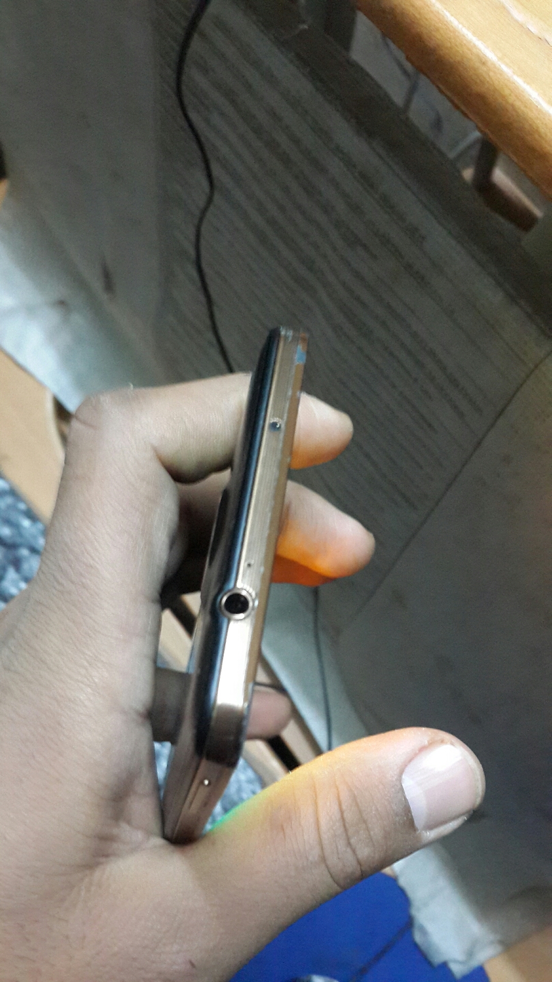 نوت 3 لون أسود وذهبي
لا تنسَ أنك شاهدت هذا الإعلان في عنكبوت
اسعمال خفيف ونظيف...
شخوط صغيرة...