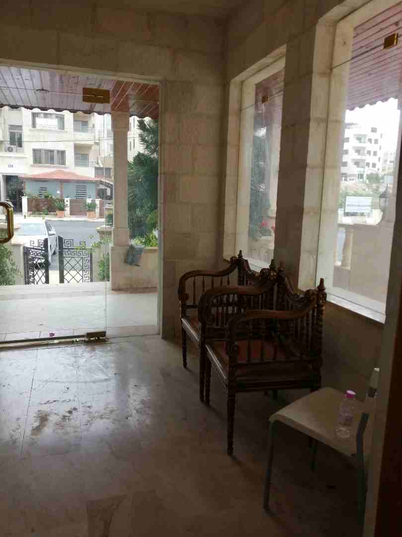 شقة مفروشة 4 نوم طابق ارضي للإيجار في دير غبار
لا تنسَ أنك شاهدت هذا الإعلان في عنكبوت
شقة مفروشه...