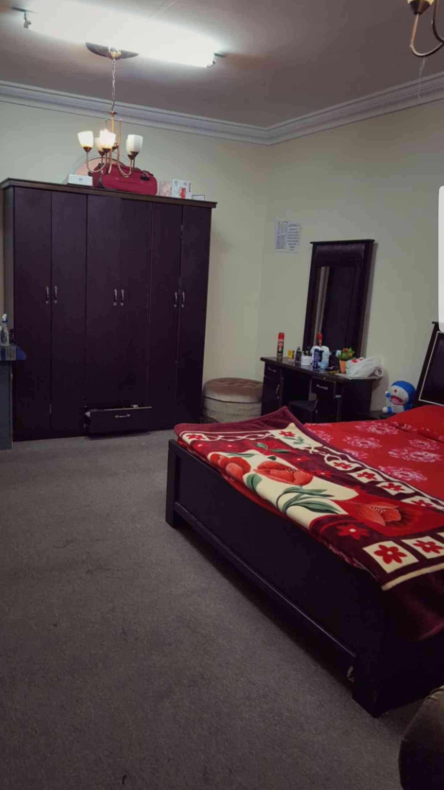 Bed set for sale
لا تنسَ أنك شاهدت هذا الإعلان في عنكبوت
1 year used only...