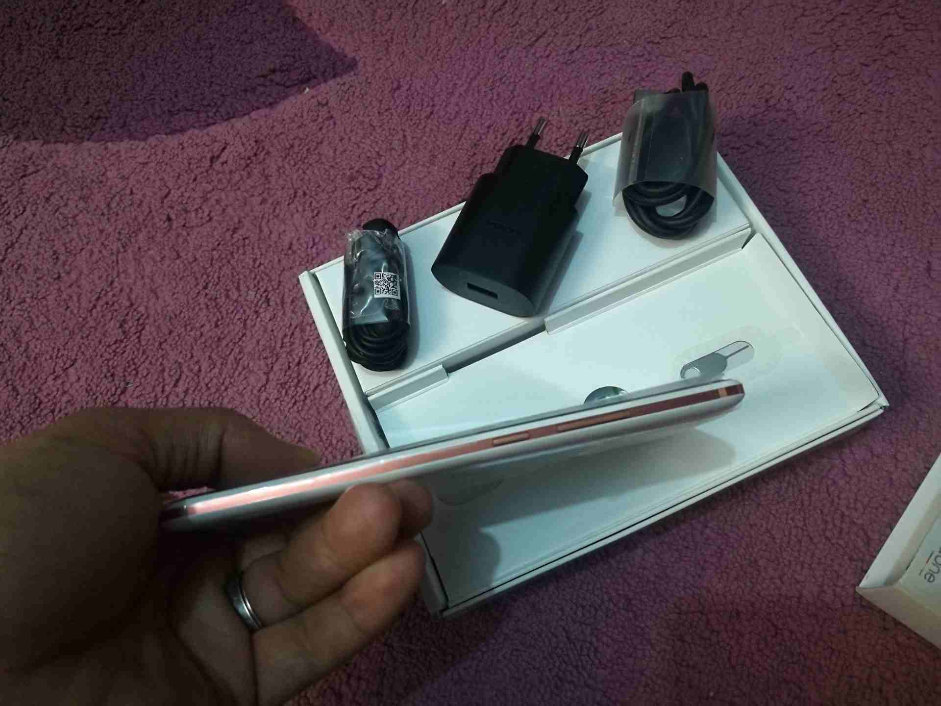 نوكيا 7 مستعمل ساعات
لا تنسَ أنك شاهدت هذا الإعلان في عنكبوت
الجهاز عباره عن جديد مع كل الأغراض...