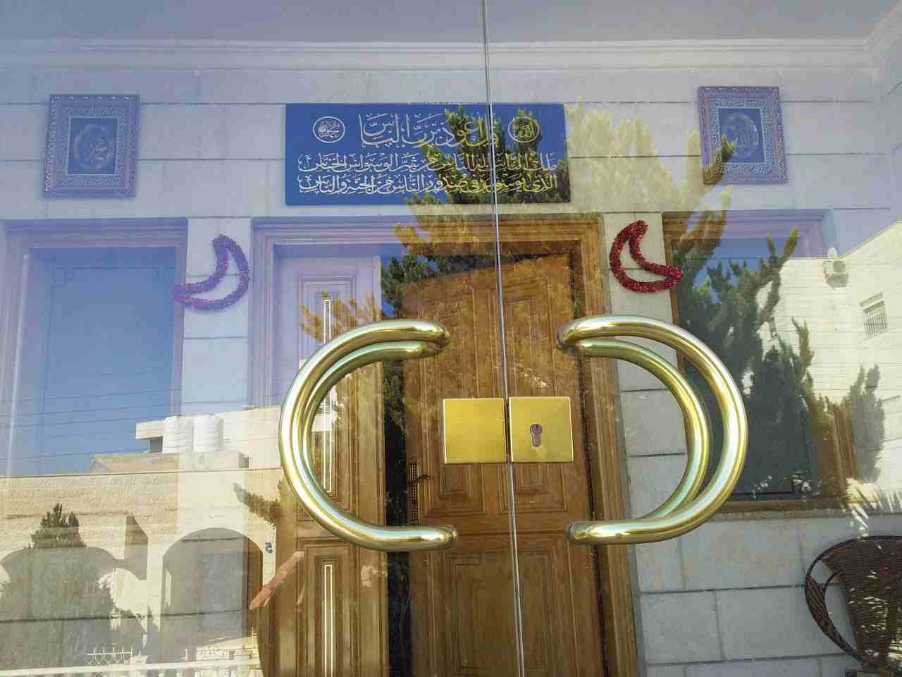 فيلا للبيع بسعر الارض للبيع .... بطبربور بالقرب من قرية الاطفال  sos                                            


	 				لا تنسَ أنك شاهدت هذا الإعلان في عنكبوت...