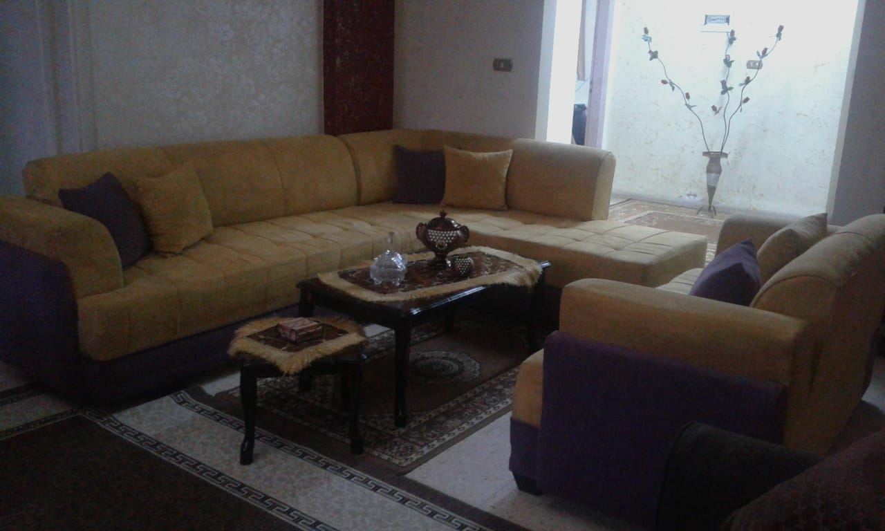 طقم كورنر تفصيل مستعمل للبيع بسعر 160 دينار مع الطاولات                                            


	 				لا تنسَ أنك شاهدت هذا الإعلان في عنكبوت...