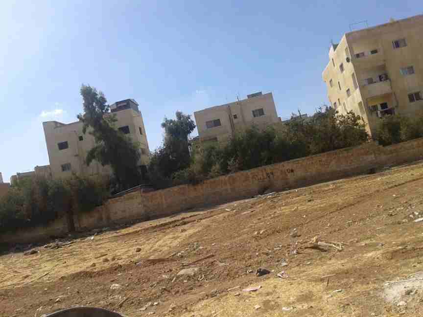 الأردن - عمان
قطعة ارض في الجويدة/ حي الباير
حوض: المستندات و أم زعرورة
المساحة: 756م
الموقع: قرب حديقة الجويدة و مدرسة الجويدة الأساسيّة المختلطة
واجهة على الشارع 24م بطول 31.3م تقريبا
شارع 12م...
