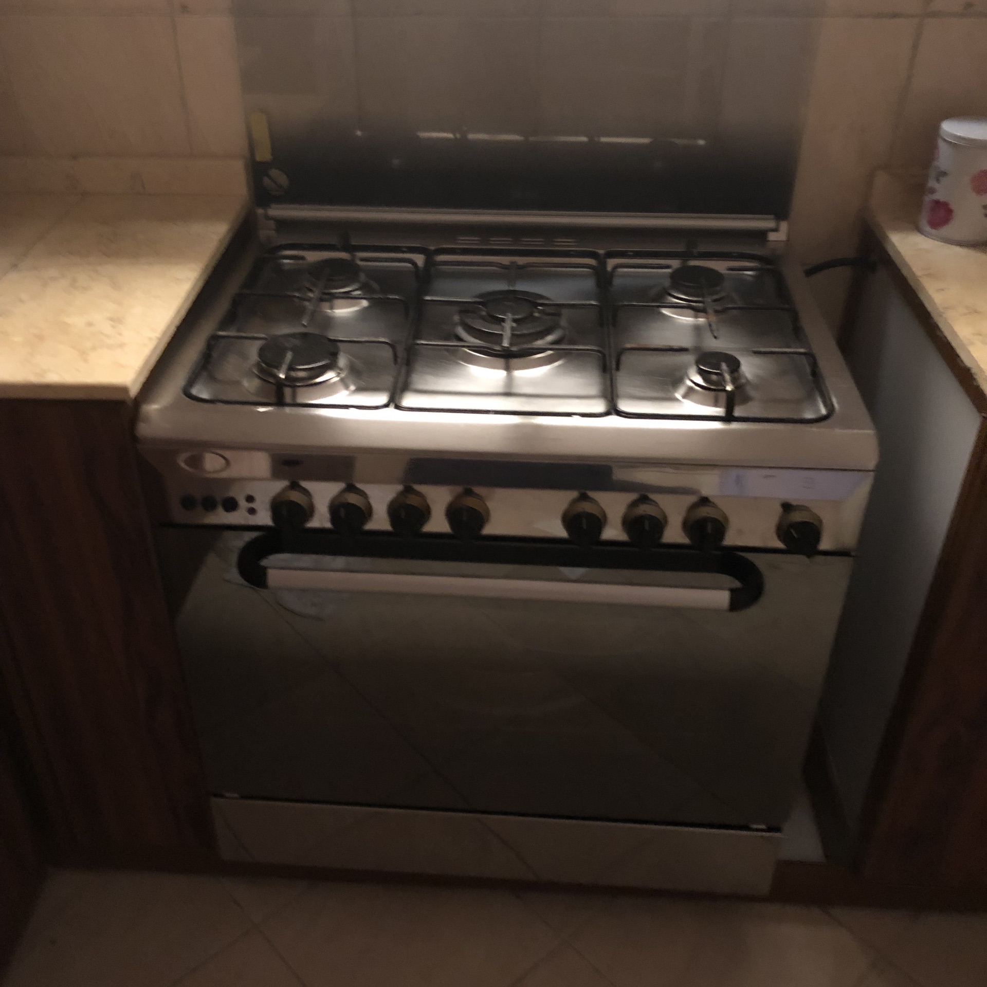 عفش بيت كامل للبيع                                            


	 				لا تنسَ أنك شاهدت هذا الإعلان في عنكبوت            
	 				
                                غرفة نوم غرفة شباب غرفة بنات ثلاجة...
