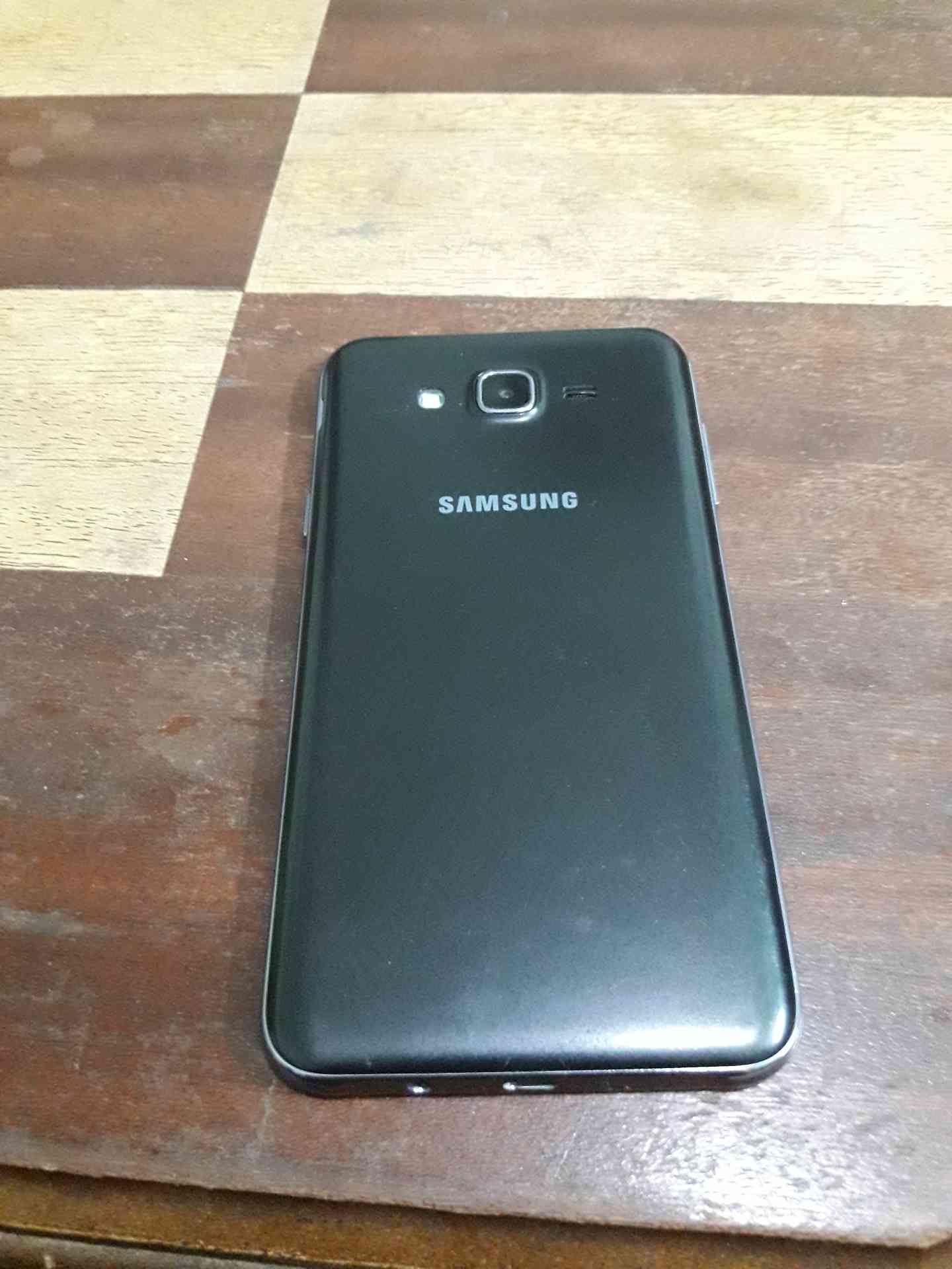 samsung j7                                            


	 				لا تنسَ أنك شاهدت هذا الإعلان في عنكبوت            
	 				
                                2015
خطين 4G
بحالة الوكالة بدون شخوط
ما مع...
