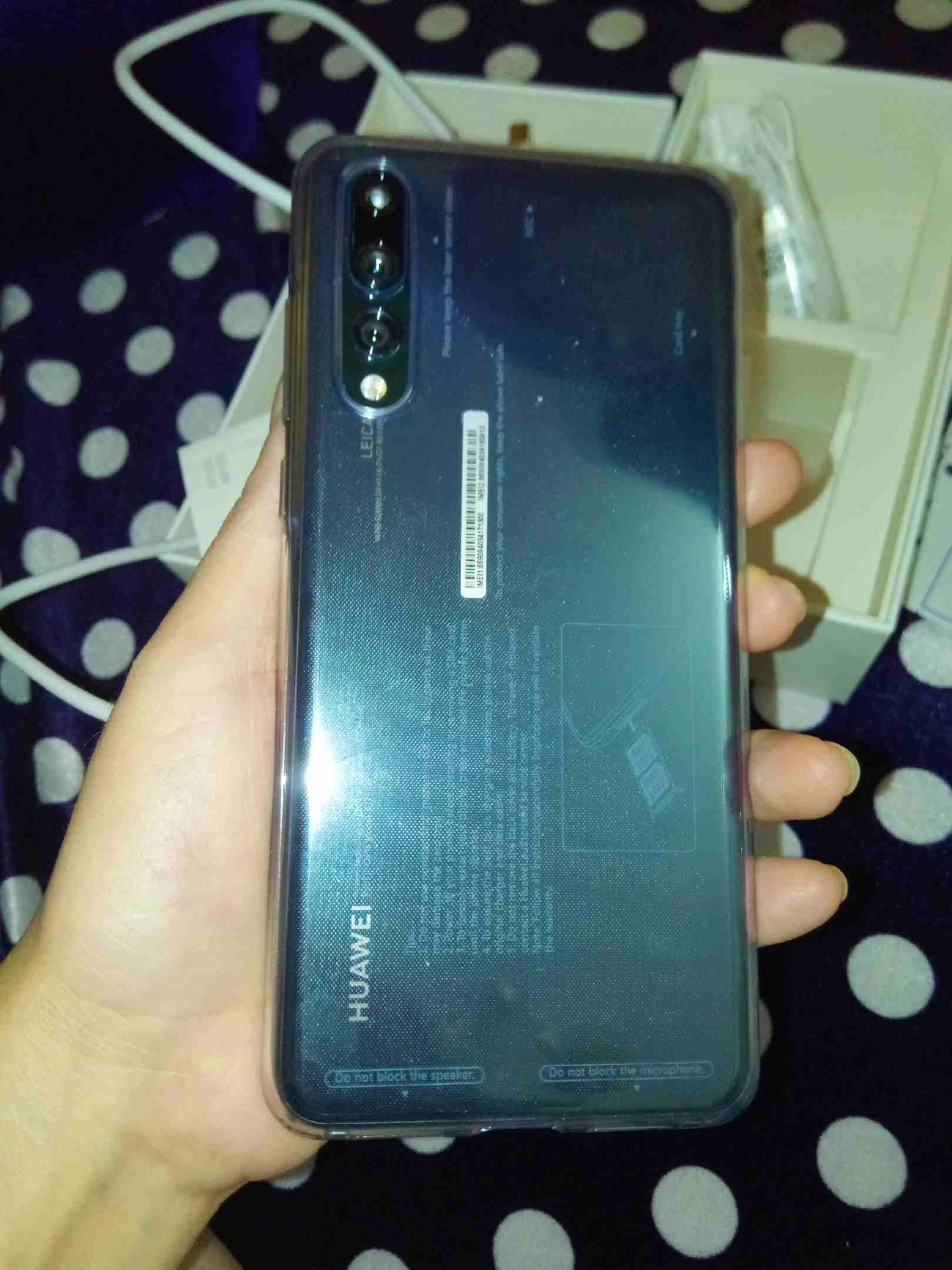 Huawei p20 pro (triple camera)
لا تنسَ أنك شاهدت هذا الإعلان في عنكبوت
128GB, 6GB RAM, 4 LTE, Dua...