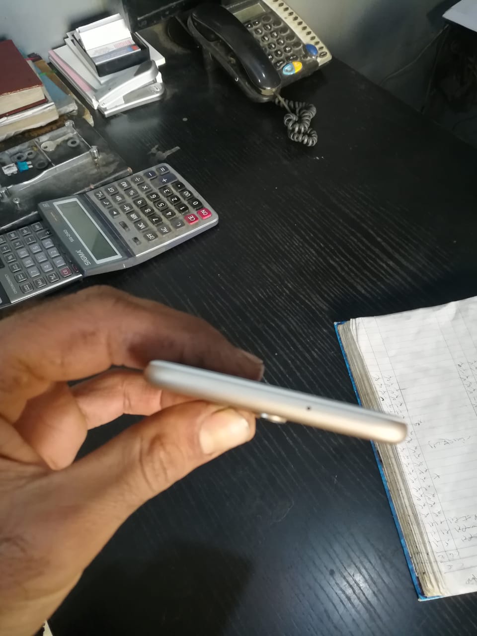 هواوي ميت 10
لا تنسَ أنك شاهدت هذا الإعلان في عنكبوت
تلفون هواوي ميت 10 للبيع ....استعمال شهر...