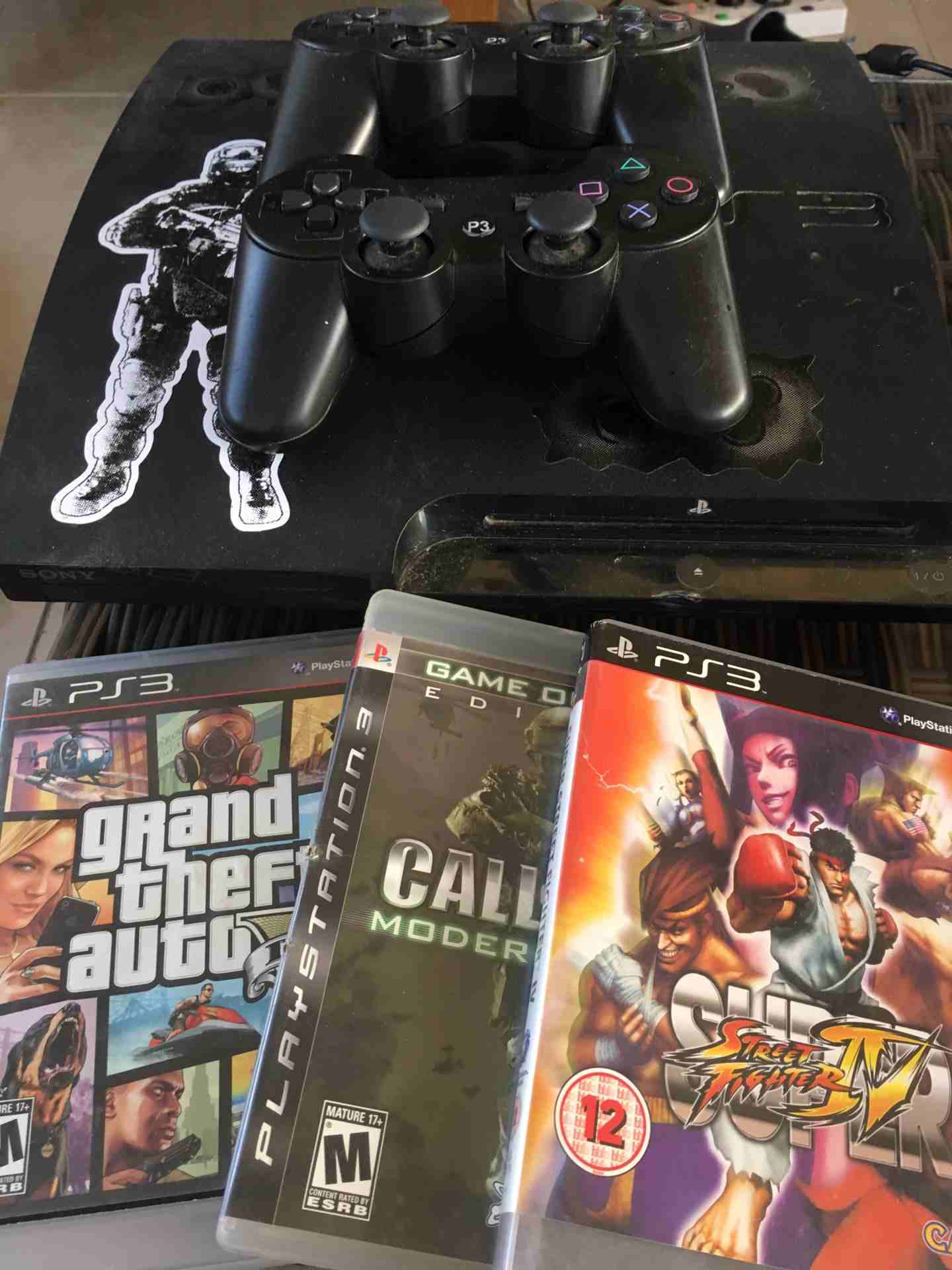 بلايستيشن 3 مشفرة للبيع.-playstation 3                                            


	 				لا تنسَ أنك شاهدت هذا الإعلان في عنكبوت            
	 				
                            بلايستيشن 3 125 جي...